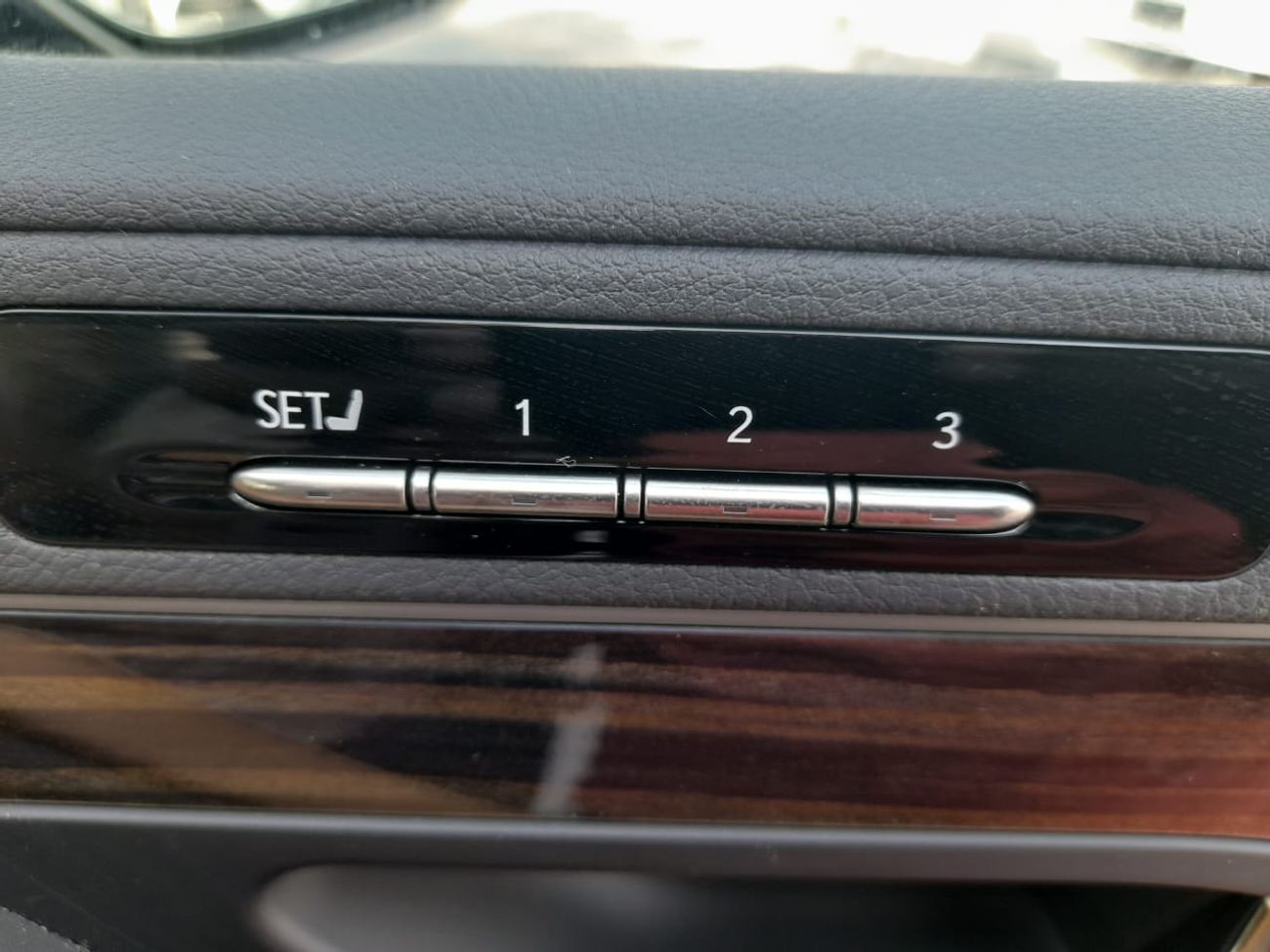 Lexus LX 600 RHD BRAND NEW 7 SEATER WHITE WITH TAN FULL OPTIONS PETROL Signature model