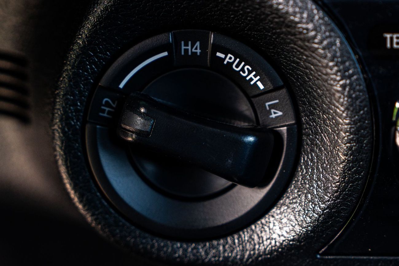 تويوتا هيلوكس Toyota Hilux  4.0-l 4WD pickup  2026 4-door cabin, automatic,