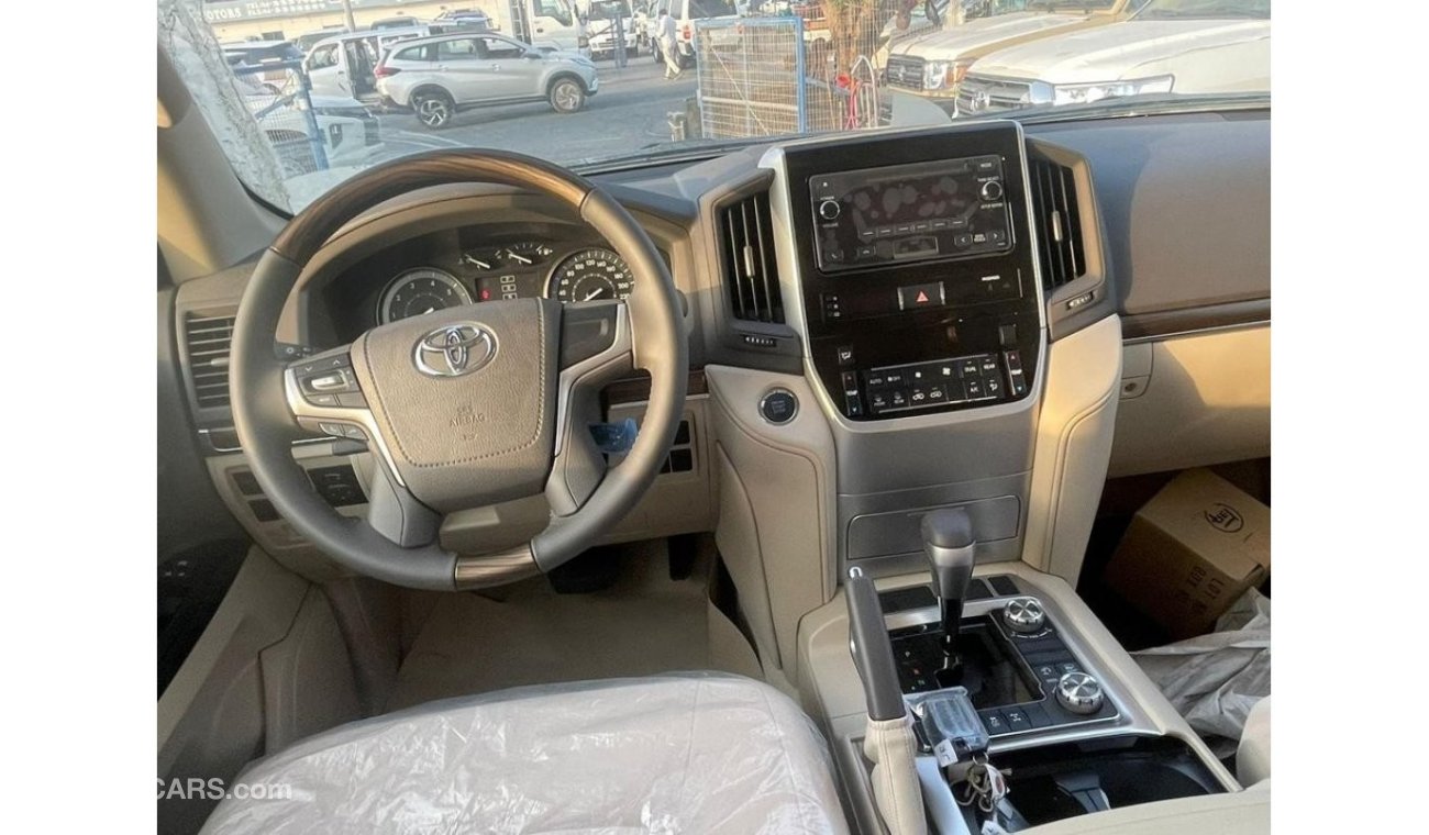 Toyota Land Cruiser V6 WITH ELECTRIC SEATS