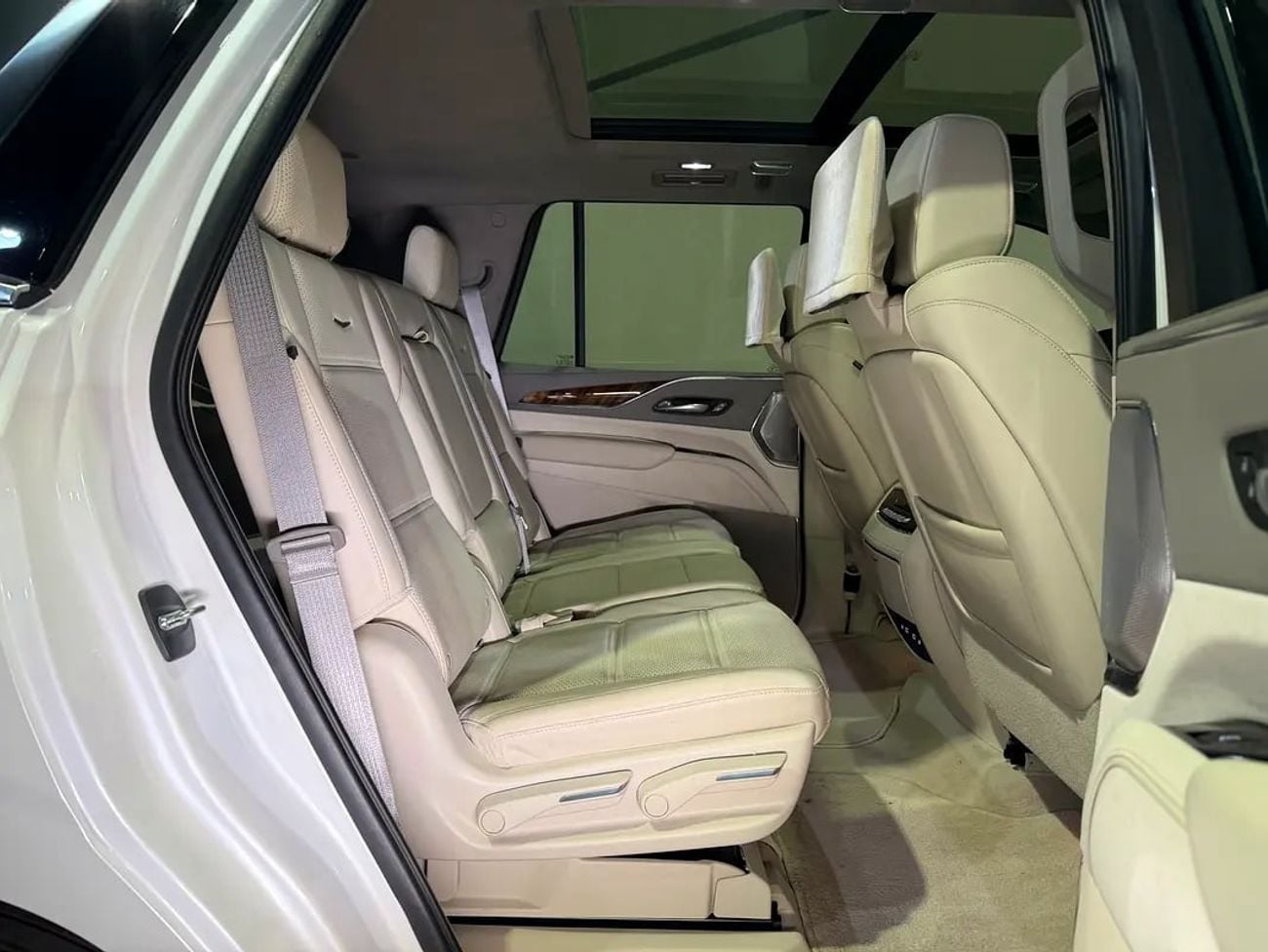 Cadillac Escalade PREMIUM LUXURY PLATINUM PREMIUM LUXURY GCC FHS LOW