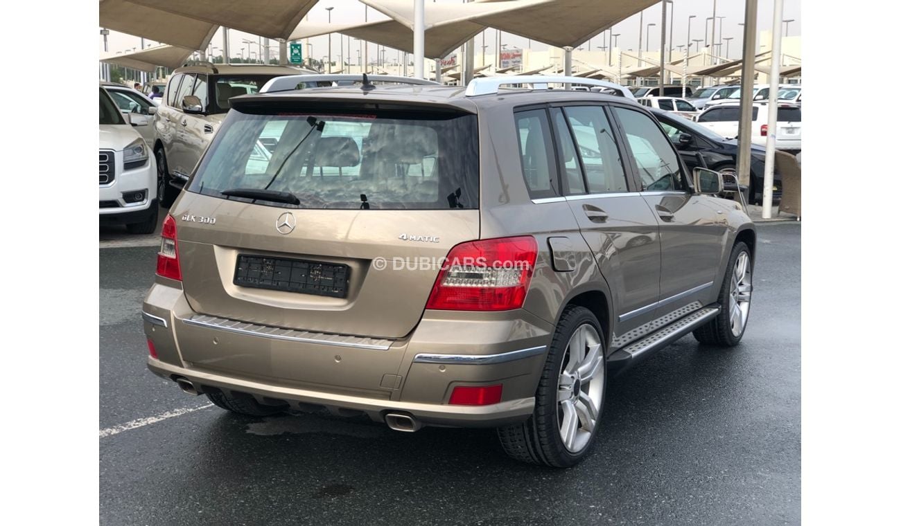 مرسيدس بنز GLK 300 موديل 2010 خليجي فل مواصفات كراسي جلد ومثبت سرعه وتحكم كهربي كامل ونظام صوت ممتاز وكاميرا خلفيه