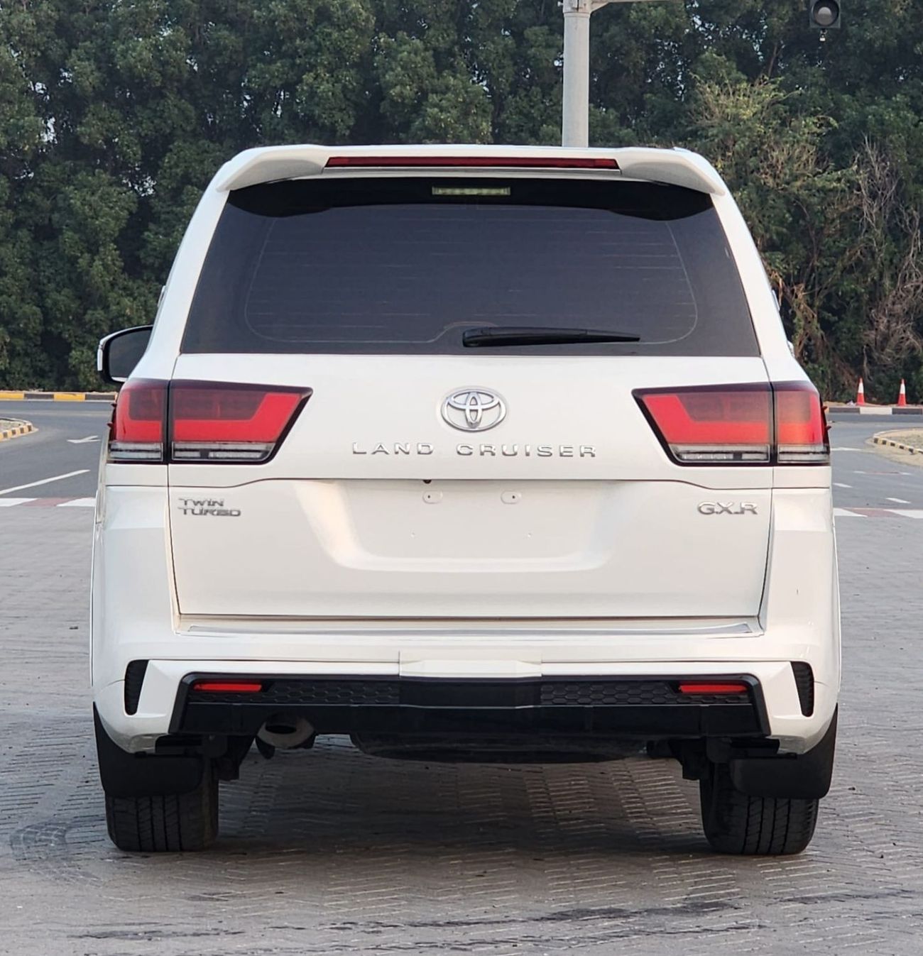 تويوتا لاند كروزر GX.R V6 upgrade 2024