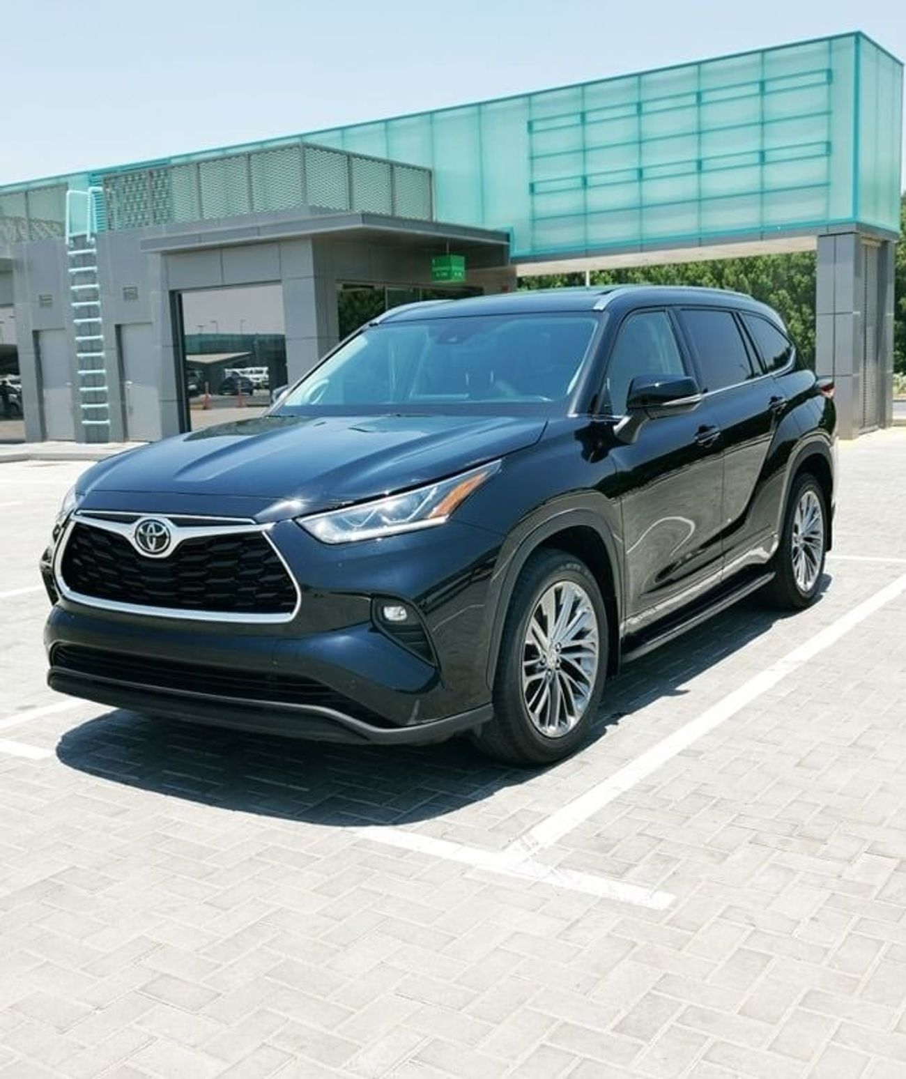 Used Toyota Highlander Limited - 2021 - Black 2021 for sale in Sharjah ...