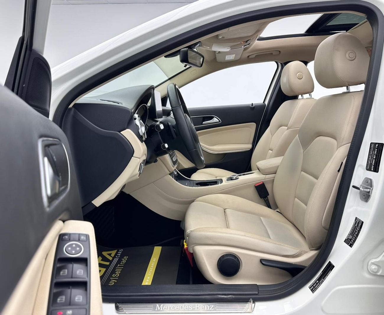 Mercedes-Benz GLA 220 2018 Mercedes-Benz GLA 220 4MATIC, 1 Year Unlimited KM Warranty, GCC