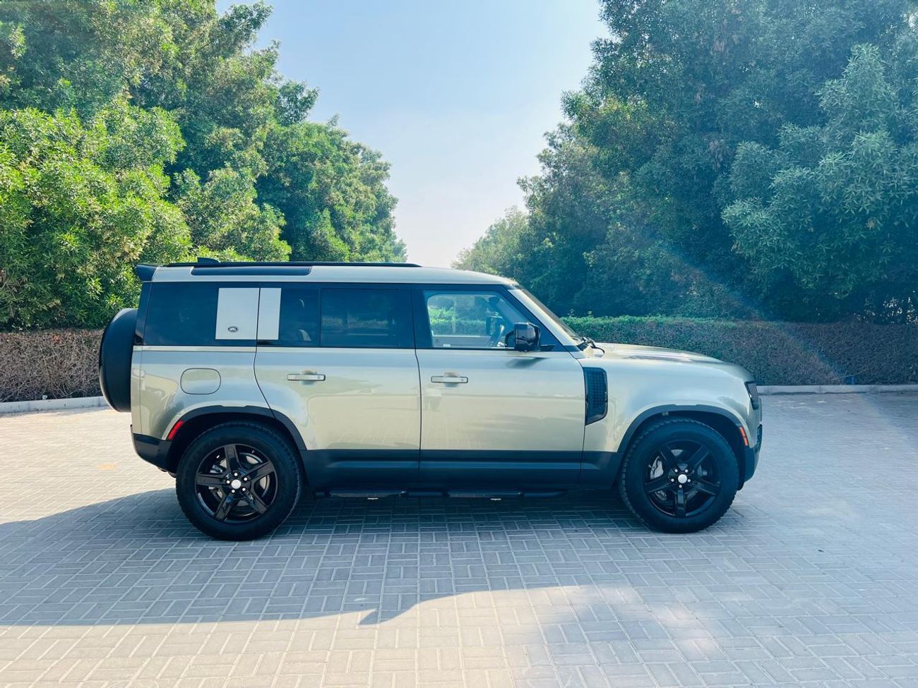 Land Rover Defender 110 SE P400 3.0L