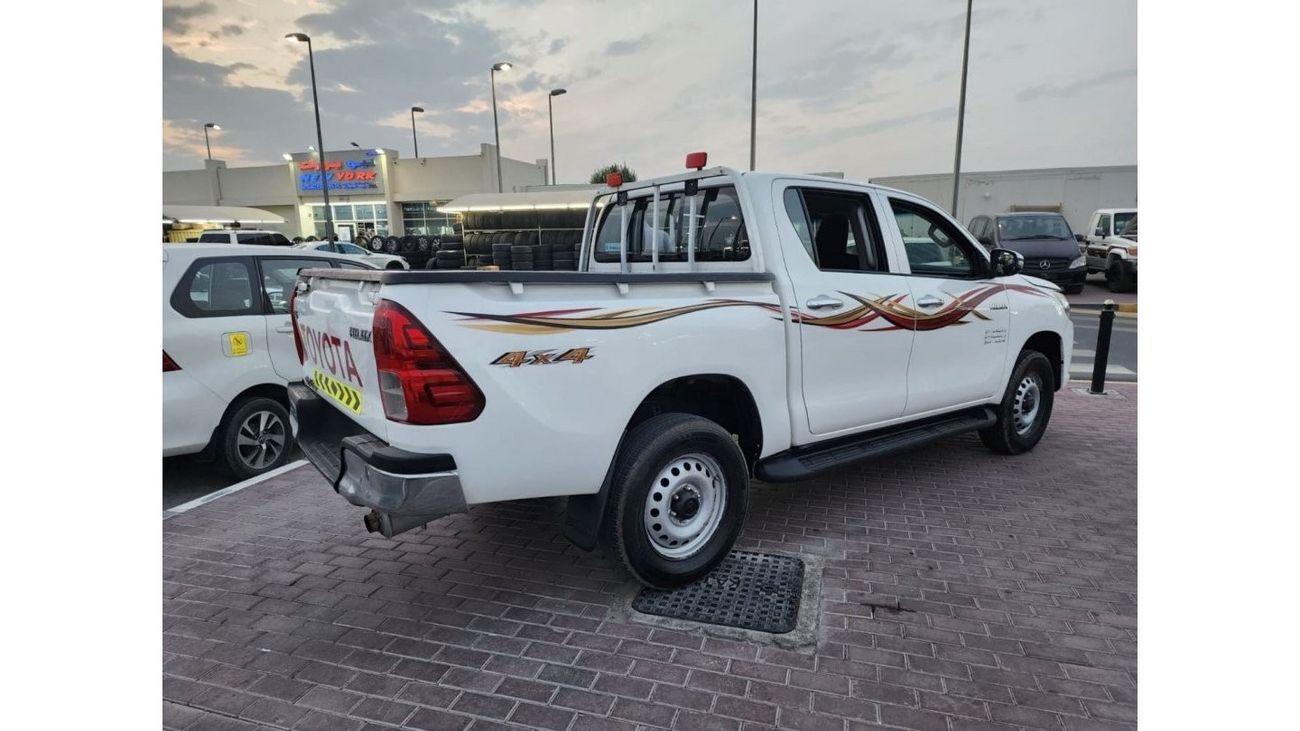 تويوتا هيلوكس DC 4WD 2.4L DIESEL MANUAL TRANSMISSION