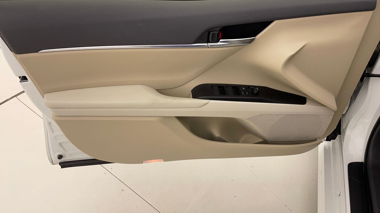 تويوتا كامري SE 2.5 | بدون دفعة مقدمة | اختبار القيادة في المنزل