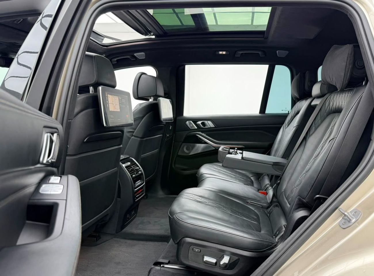 BMW X7 50i PURE EXCELLENCE 2019 BMW X7 xDrive50i, Warranty, Full Service History, 7 Seater, Excellent Condition, GCC