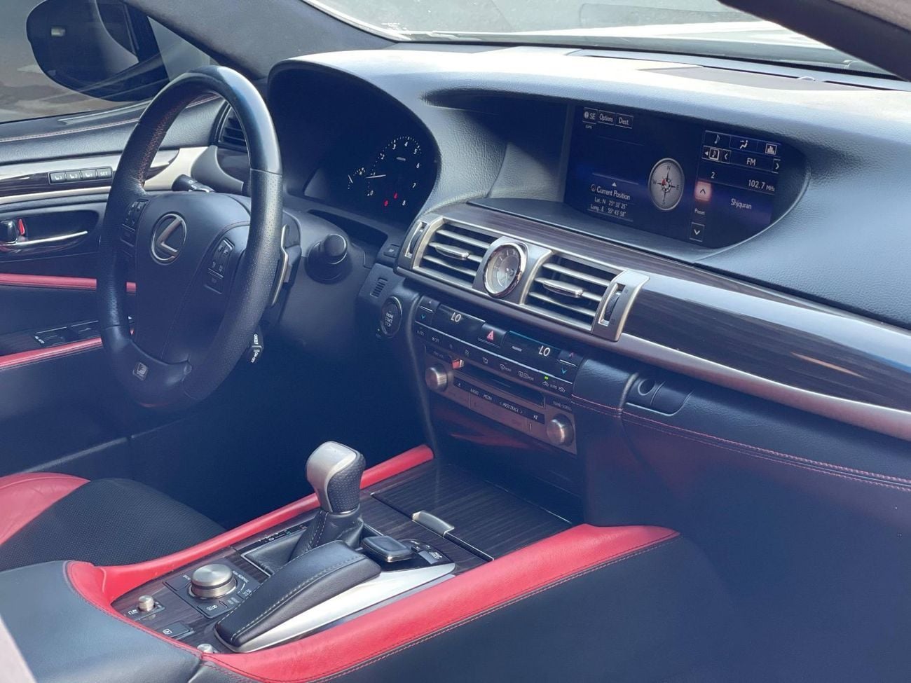 لكزس LS 460 محرك V8 سعة 4.6 لتر / F-SPORT / ممشى قليل / جنوط مقاس 19 بوصة / نقطة عمياء / مقاعد كبيرة / بحالة ممت