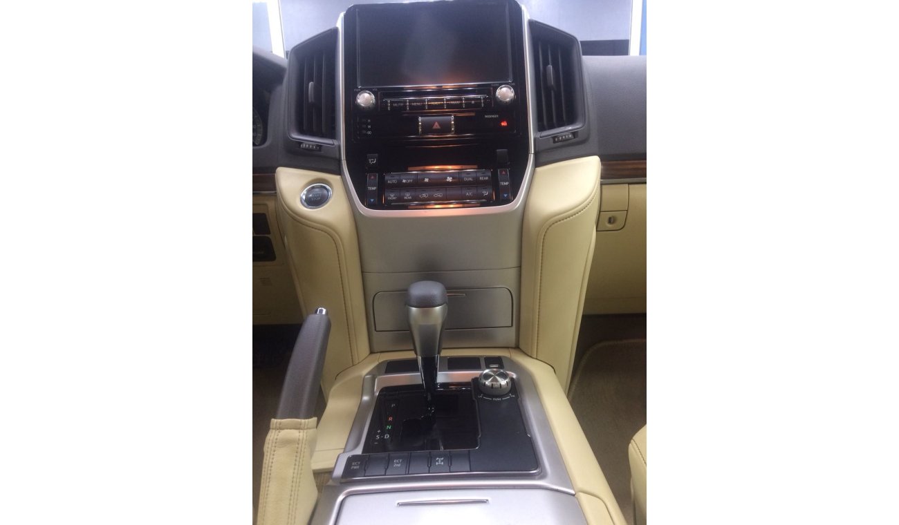 Toyota Land Cruiser GXR V8, 2016 , Inclusive VAT