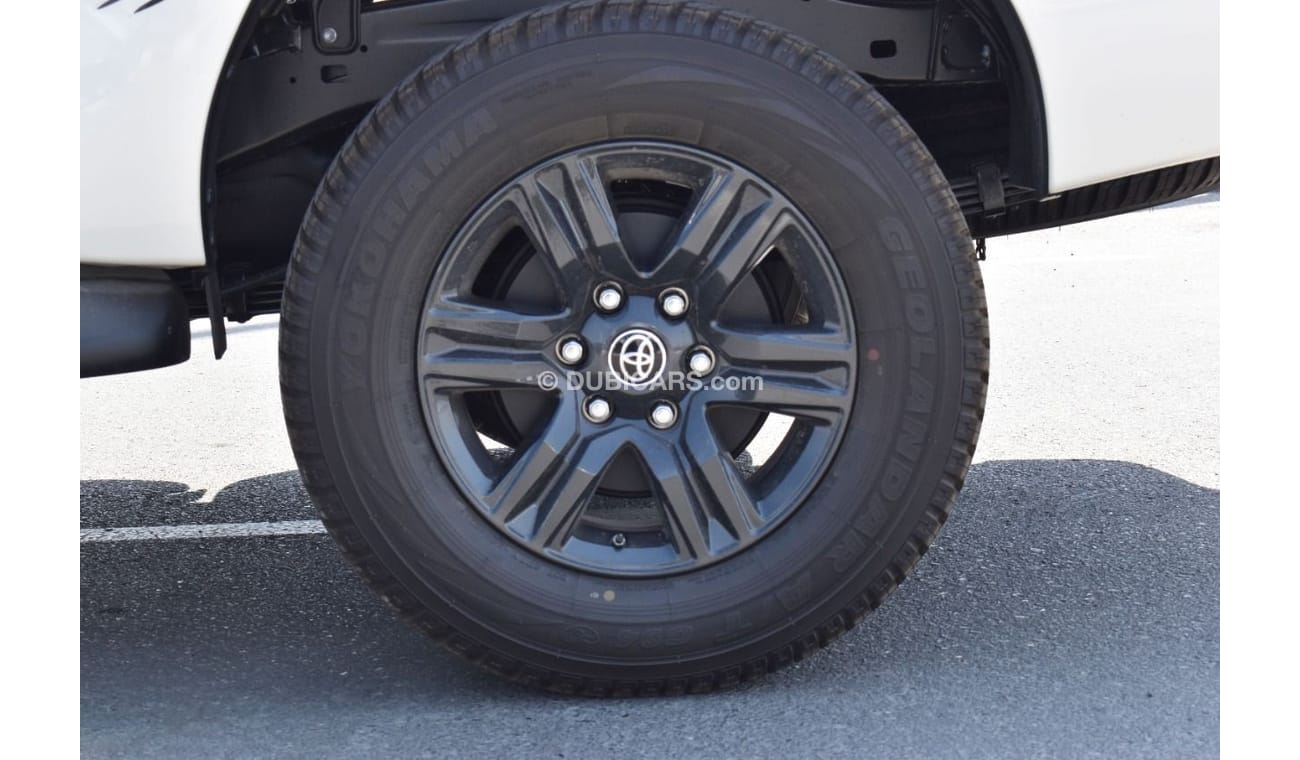 Toyota Hilux 2022 MODEL: TOYOTA HILUX 2.4L MANUAL