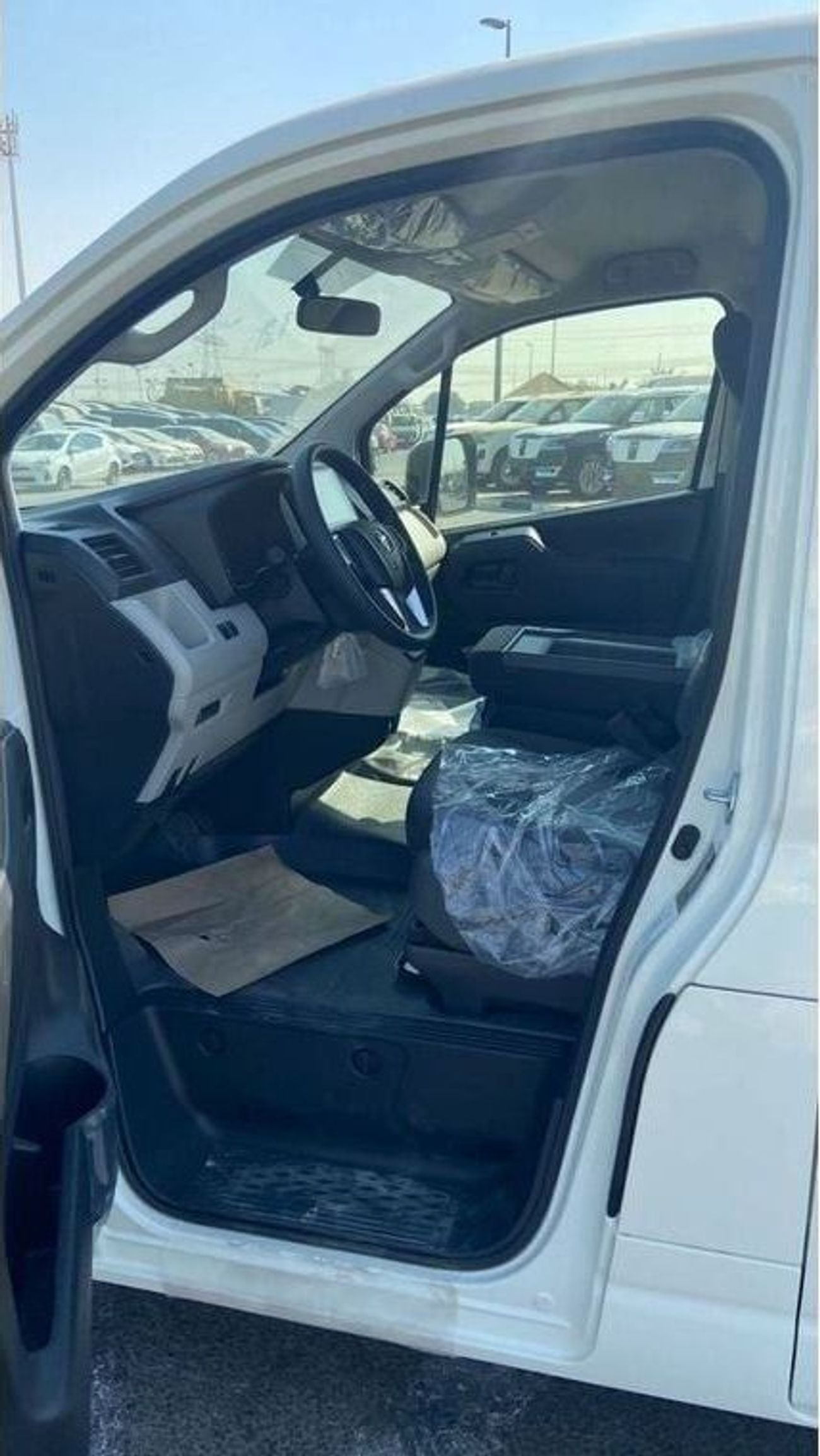 Toyota Hiace Toyota Hiace Cargo STANDARD ROOF 3.5L 6CYL A/T 2025 SWING DOOR