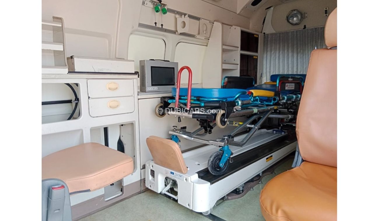 Toyota Hiace TOYOTA HIACE VAN (AMBULANCE) RIGHT HAND DRIVE(PM12092)