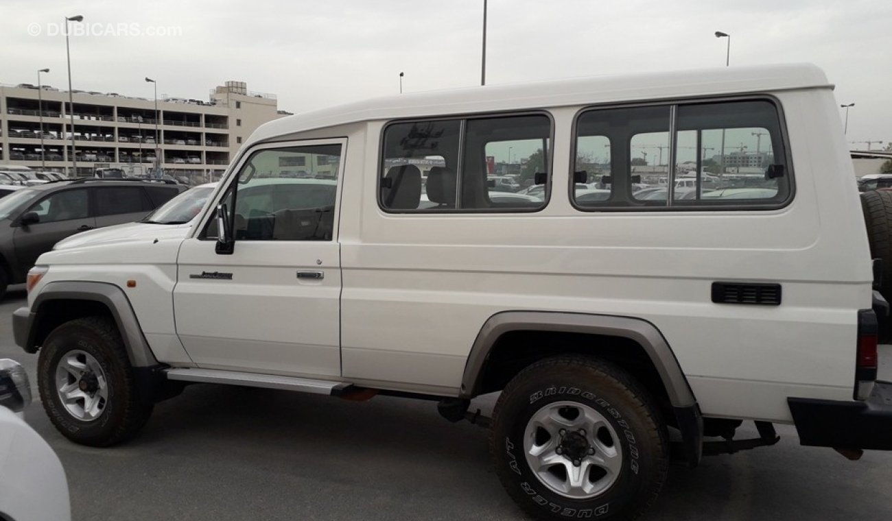 تويوتا لاند كروزر Hardtop