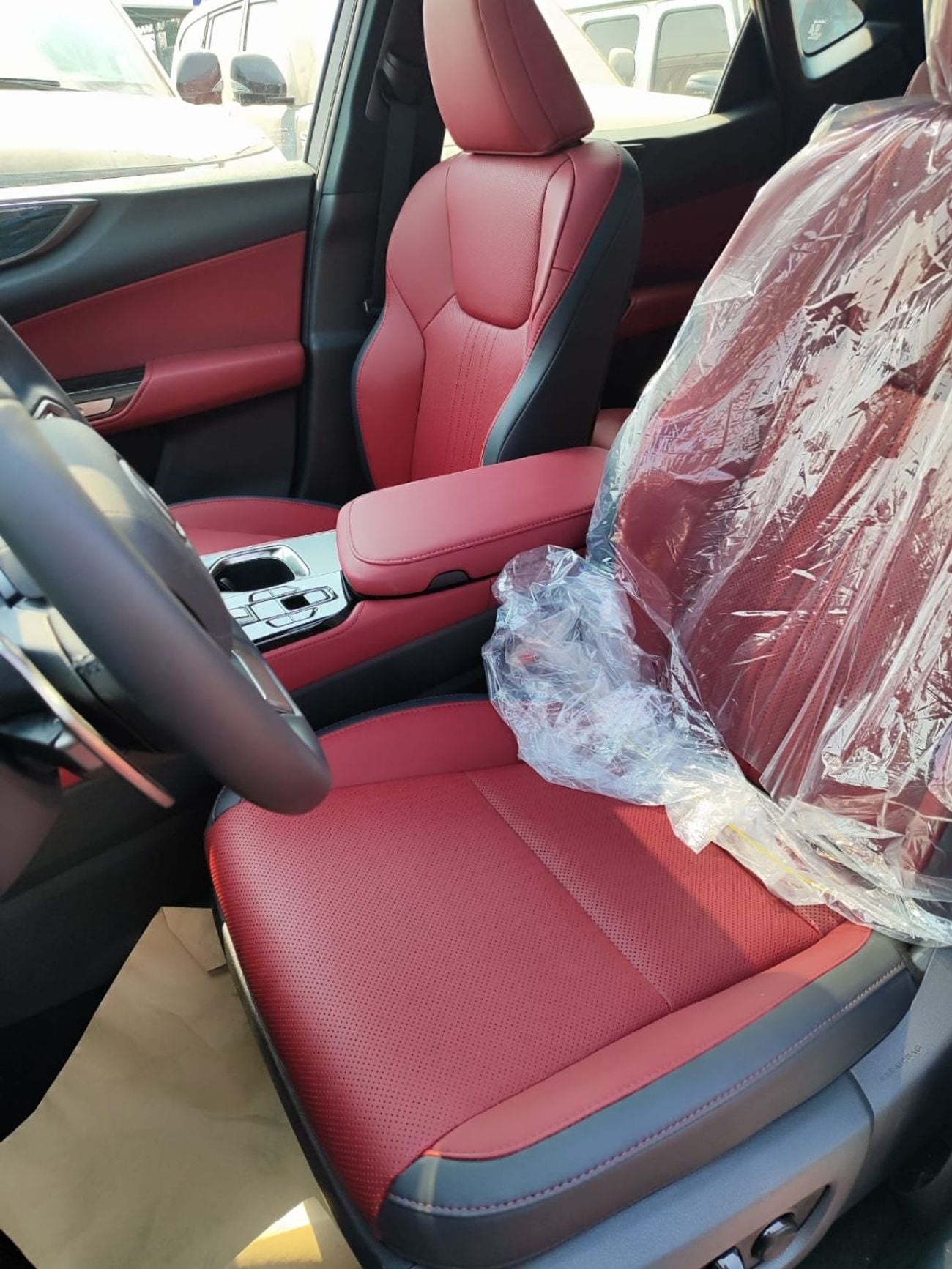 لكزس NX350 بريمير لكزس NX 350 بنزين 2.4 أوتوماتيك مع فتحة سقف | رادار | نظام مراقبة النقطة العمياء | صندوق خلفي كهربائ