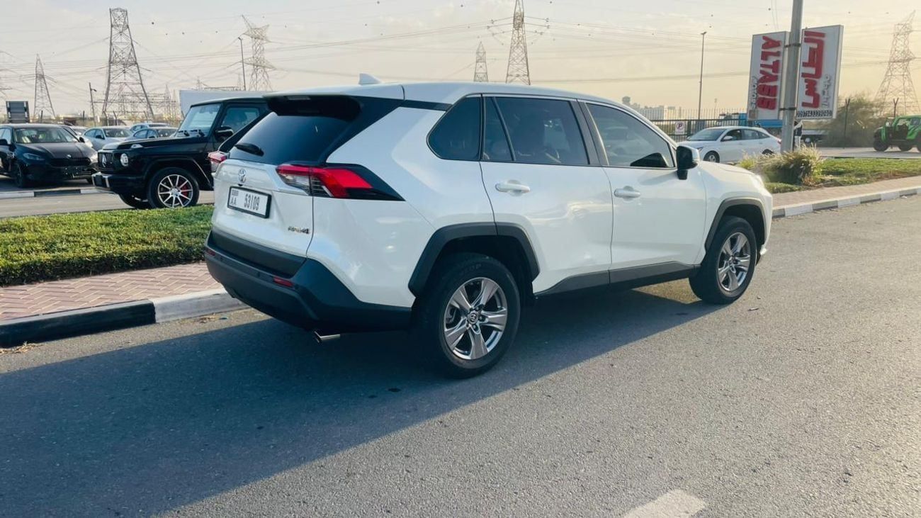 Toyota RAV4 2.5L (2WD) EX