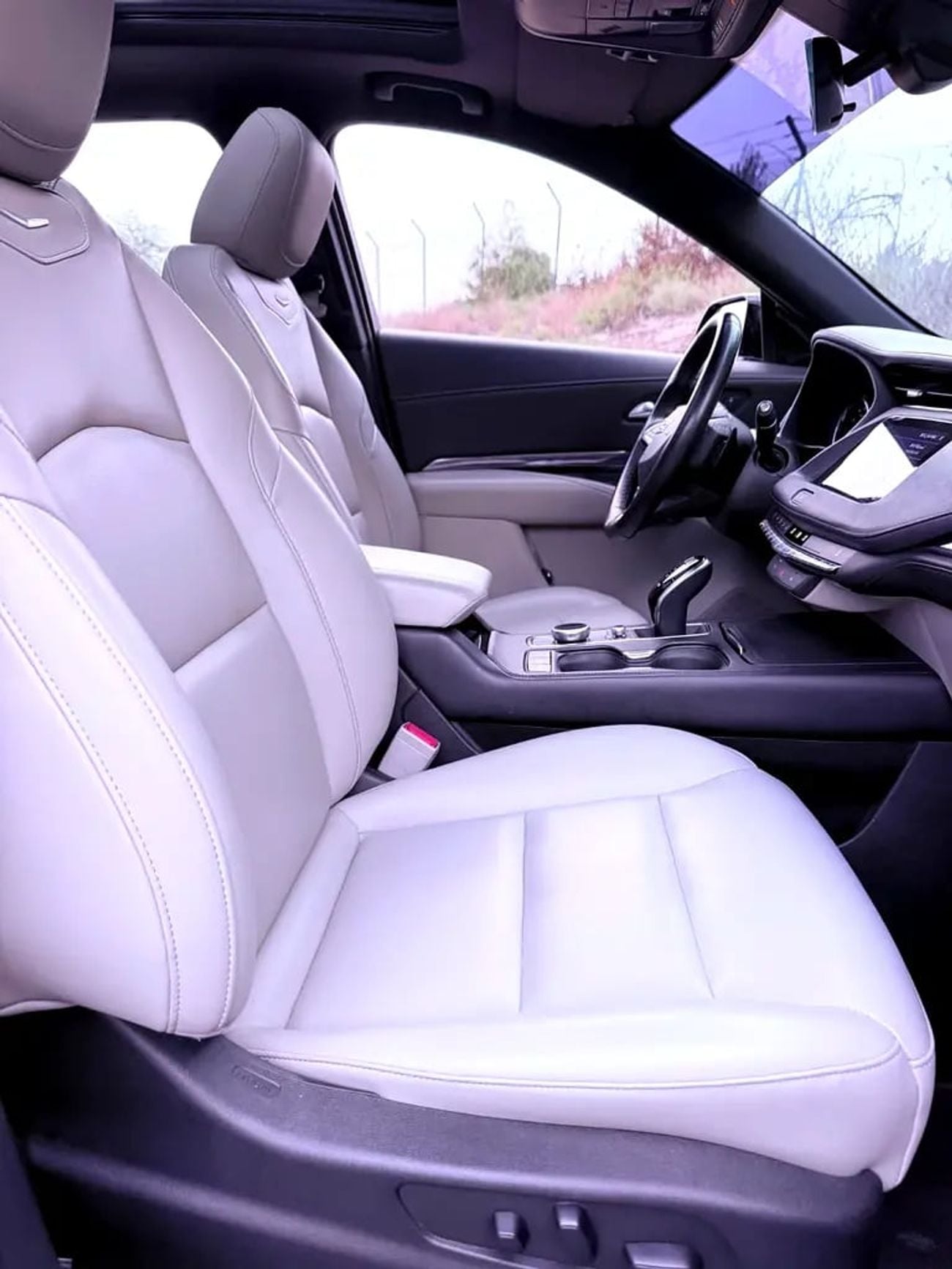 كاديلاك XT4 لاكجوري GCC Specs | Low Mileage | Warranty