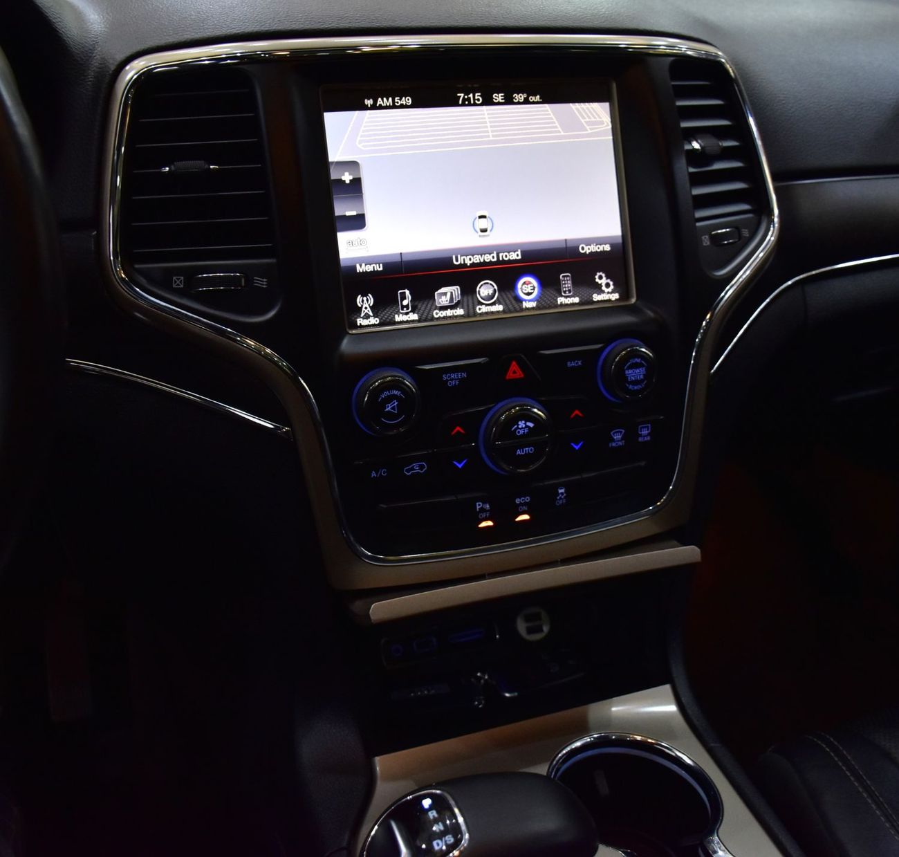 جيب جراند شيروكي LIMITED EXCELLENT DEAL for our Jeep Grand Cherokee Limited 4x4 ( 2015 Model ) in Grey Color GCC Specs
