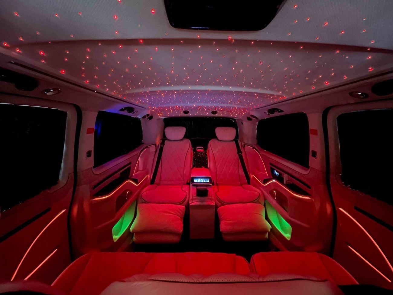 مرسيدس بنز V 300 Built by Barugzai – V300 2025 | Exclusive 1 of 5 | Additional AC