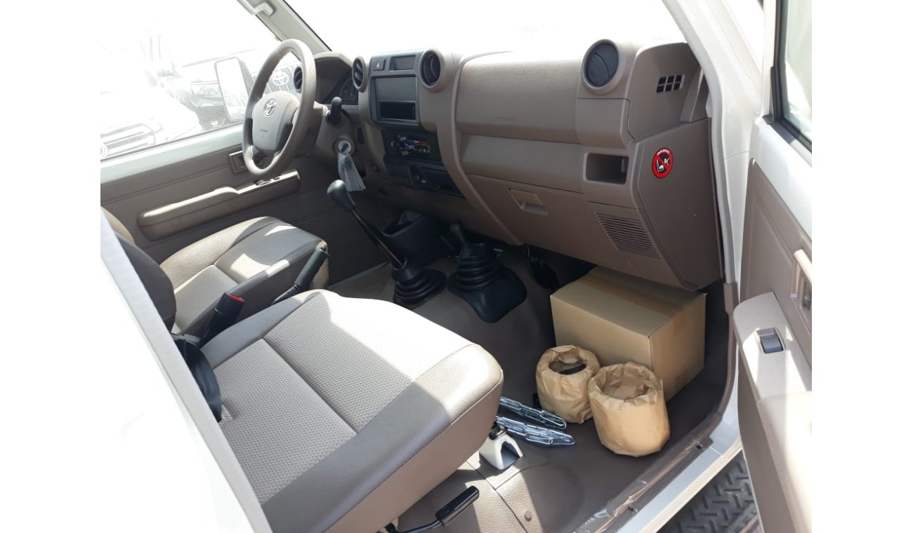 Toyota Land Cruiser Pick Up Diesel 4.2L WITH OVER FENDER AND POWER OPTIONS