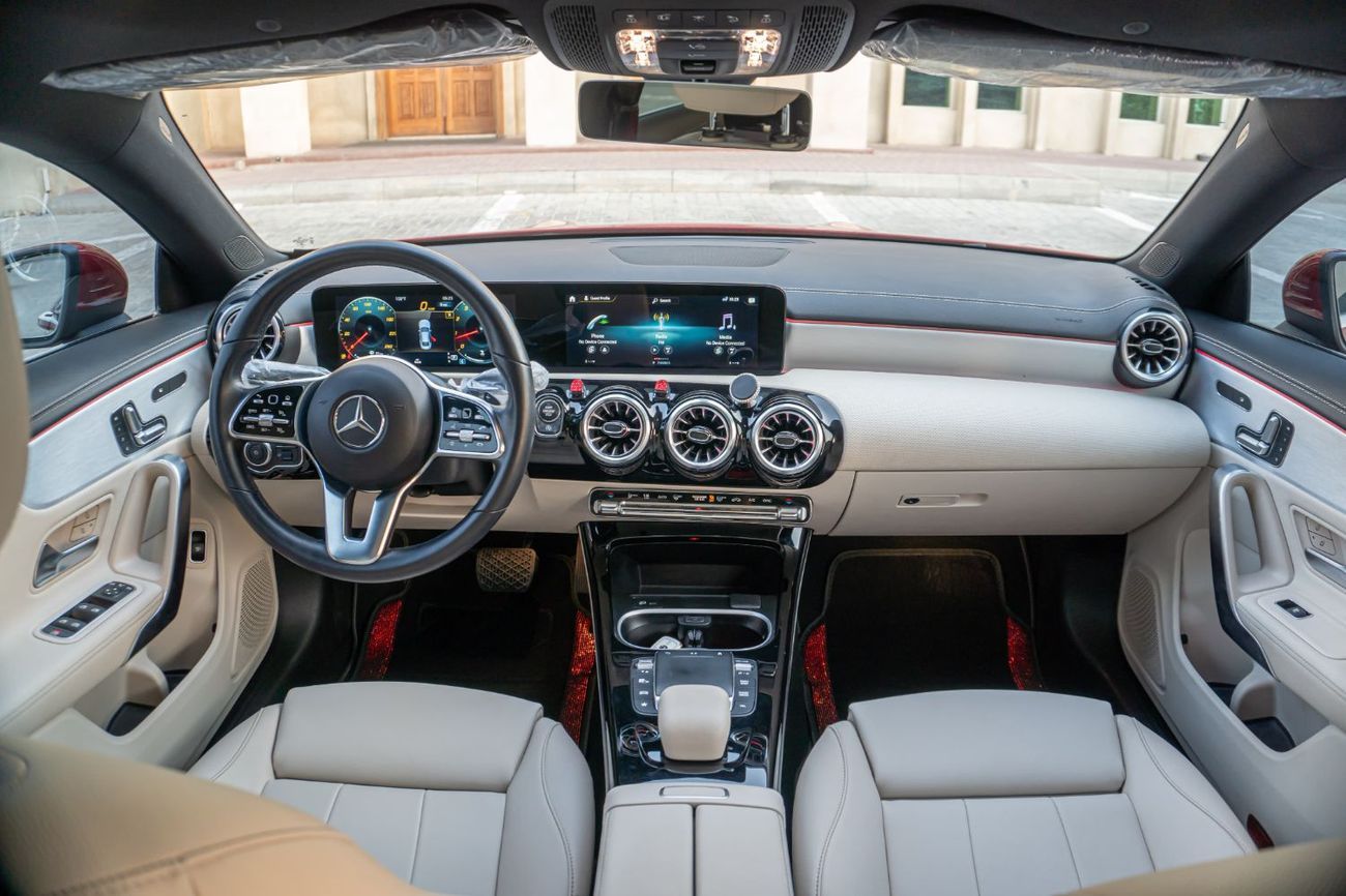 Mercedes-Benz CLA 250 Std 2.0L (221 HP)