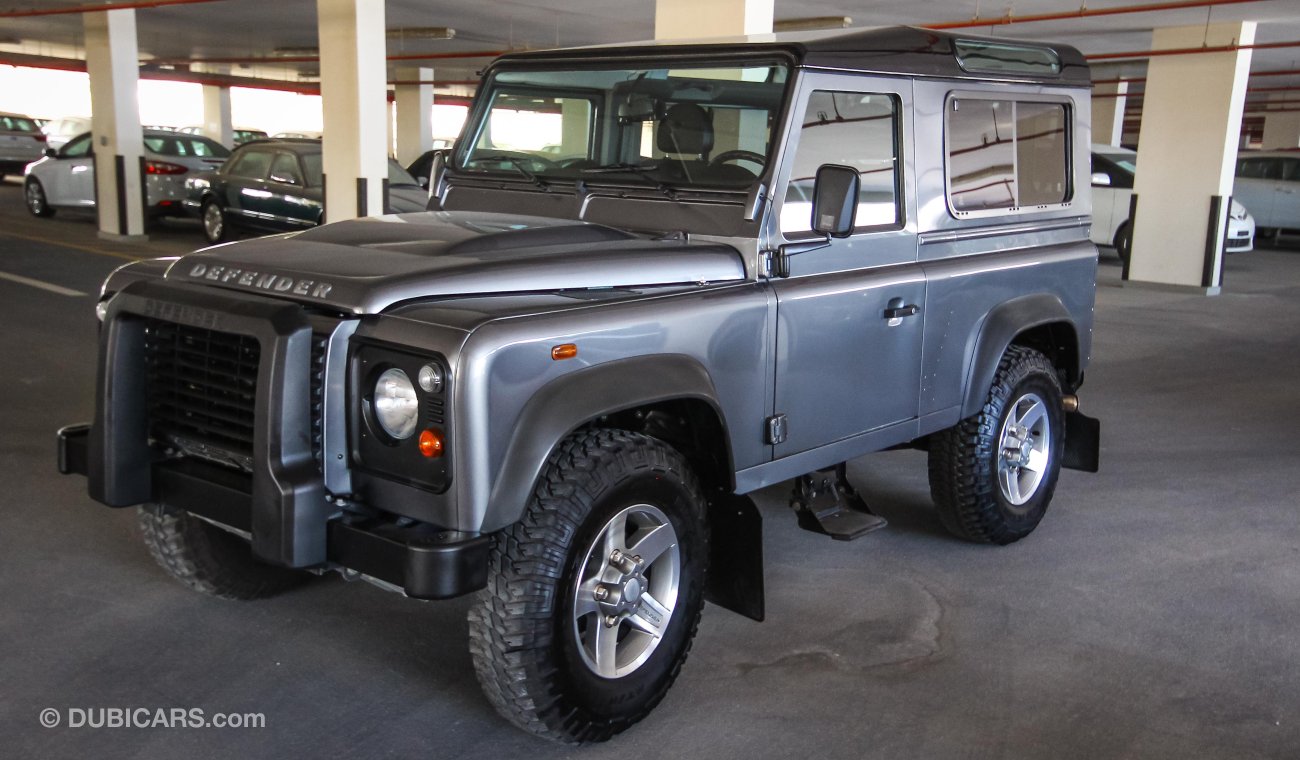 Land Rover Defender