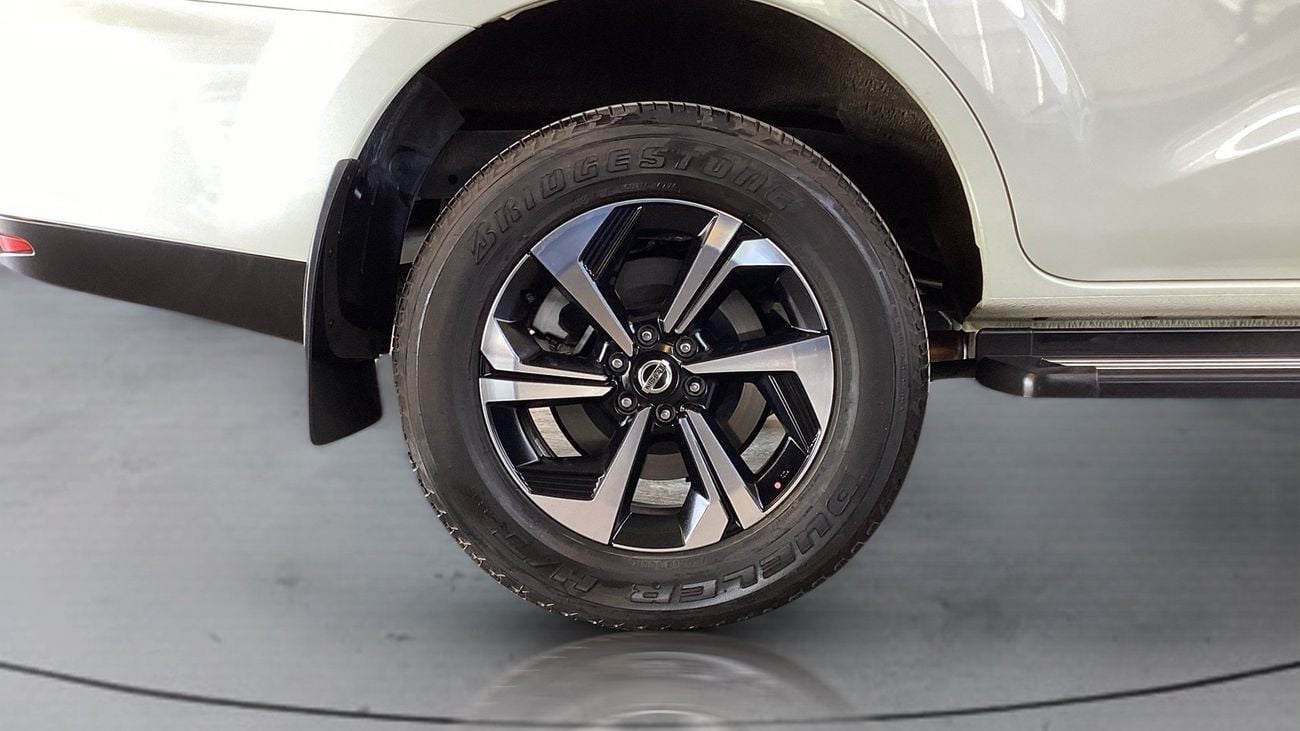 نيسان إكستيرا 2.5 4WD PLATINUM AUTO | شامل الضمان | 0 ﺪﻔﻋﺓ ﺃﻮﻟﻯ