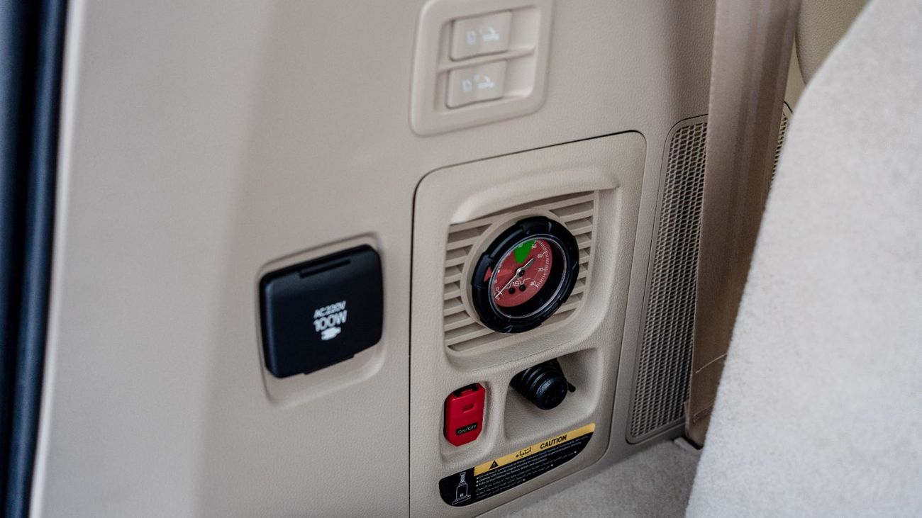 Toyota Land Cruiser 2026 Toyota Land Cruiser VXR 3.5L AT Petrol (Without body kits) White