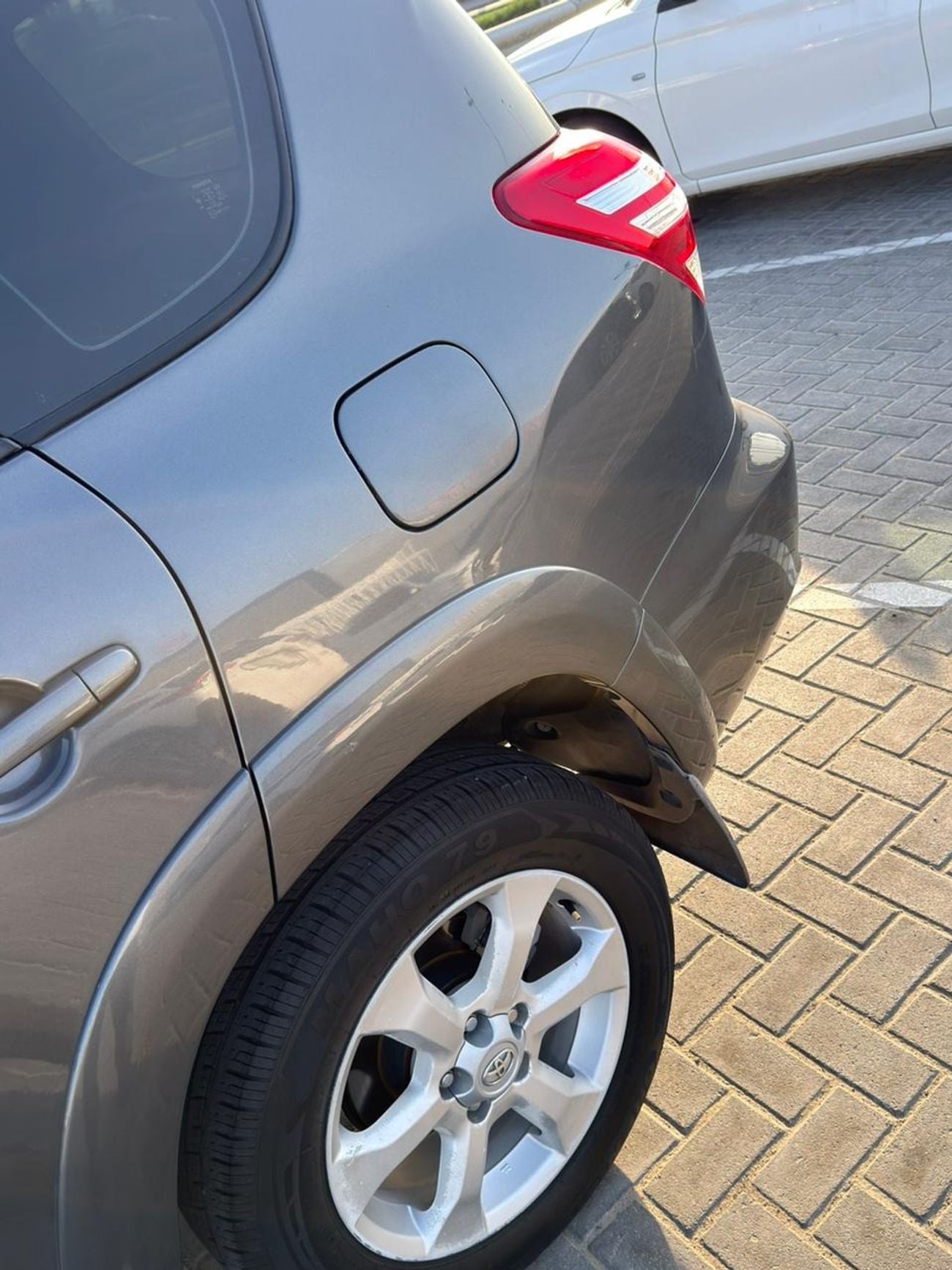 Toyota RAV4 Limited 2.5L