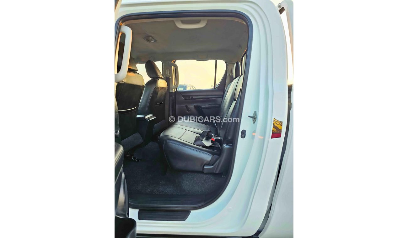 تويوتا هيلوكس GLX / A/T/ 2.7L PETROL 4WD / SIDE STEPS / FULL OPTION / EXPORT ONLY / LOT#91992