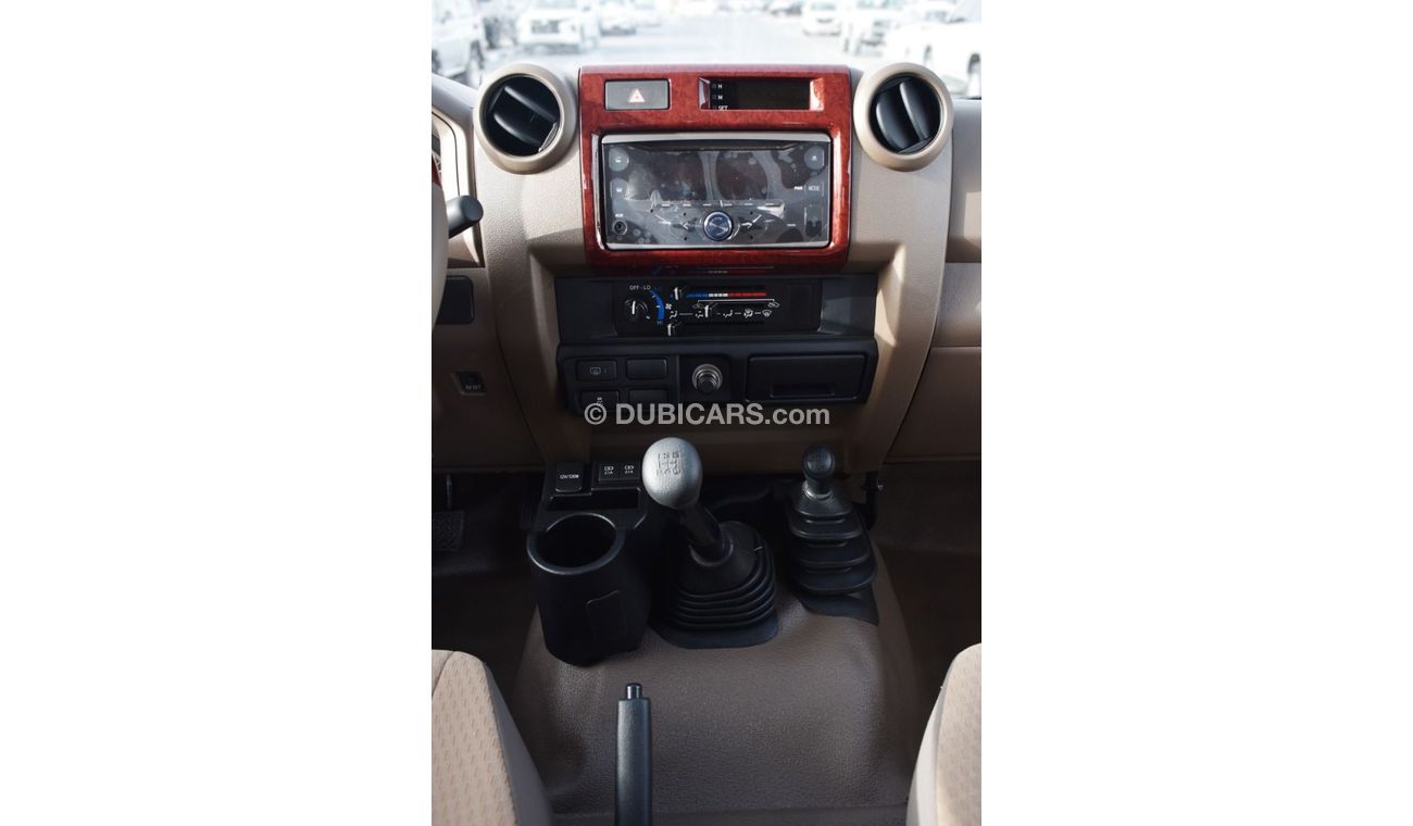 تويوتا لاند كروزر 70 Toyota Land Cruiser Hard Top LC71 with Winch, Fog lamps