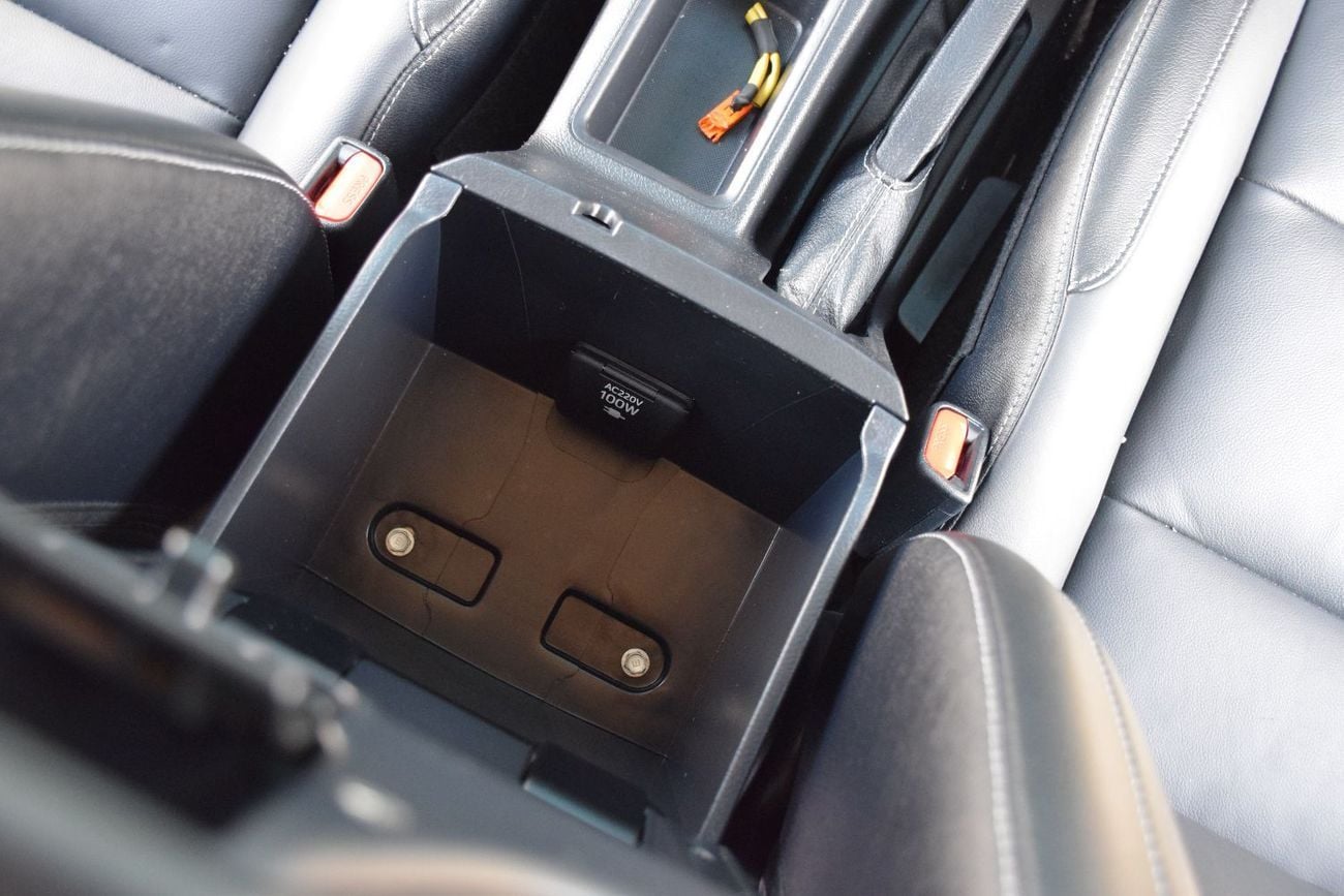 Toyota Hilux 4X4 (2.8L) DIESEL RIGHT HAND