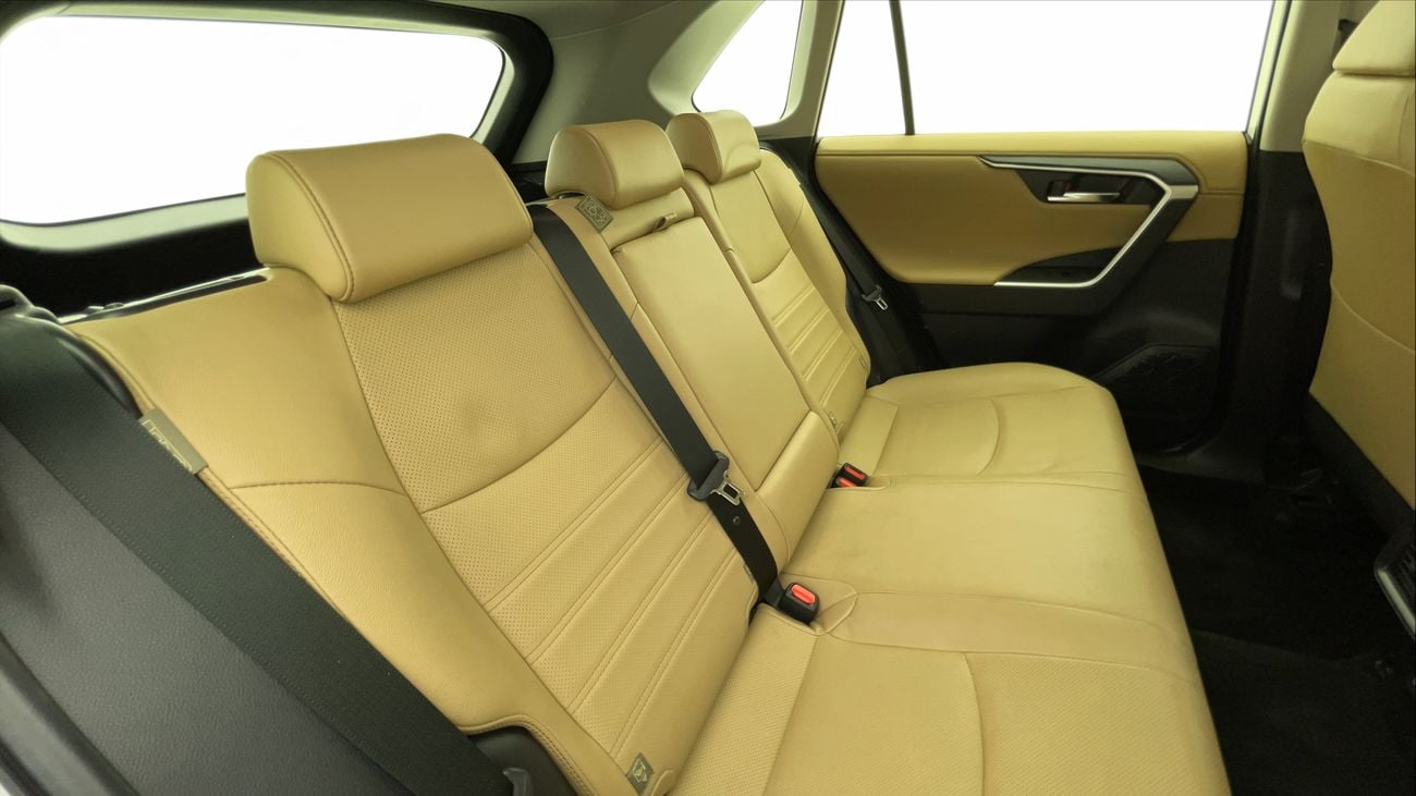 تويوتا راف ٤ VXR HEV 2.5 | بدون دفعة مقدمة | اختبار القيادة في المنزل