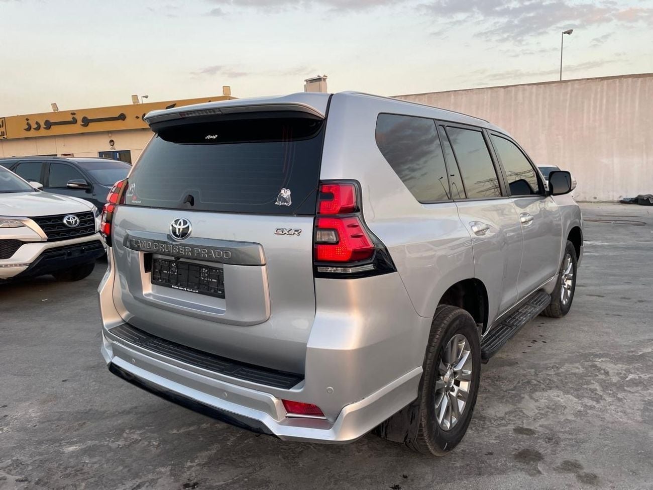 تويوتا برادو GXR 2.7L (271 HP)