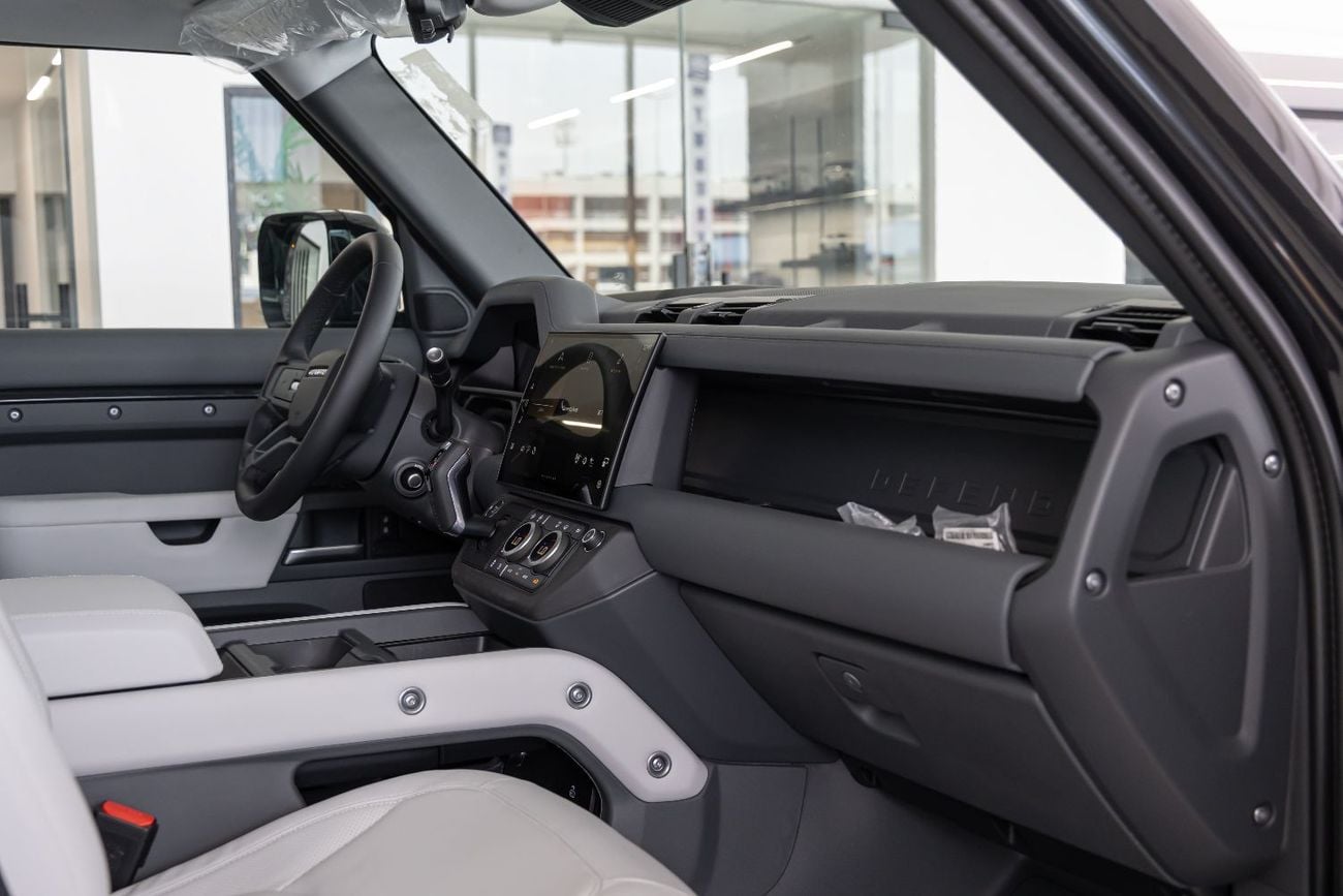 Land Rover Range Rover Land Rover Defender | 110 X-Dynamic HSE (P400) | GCC Specs | 2026 (Export)