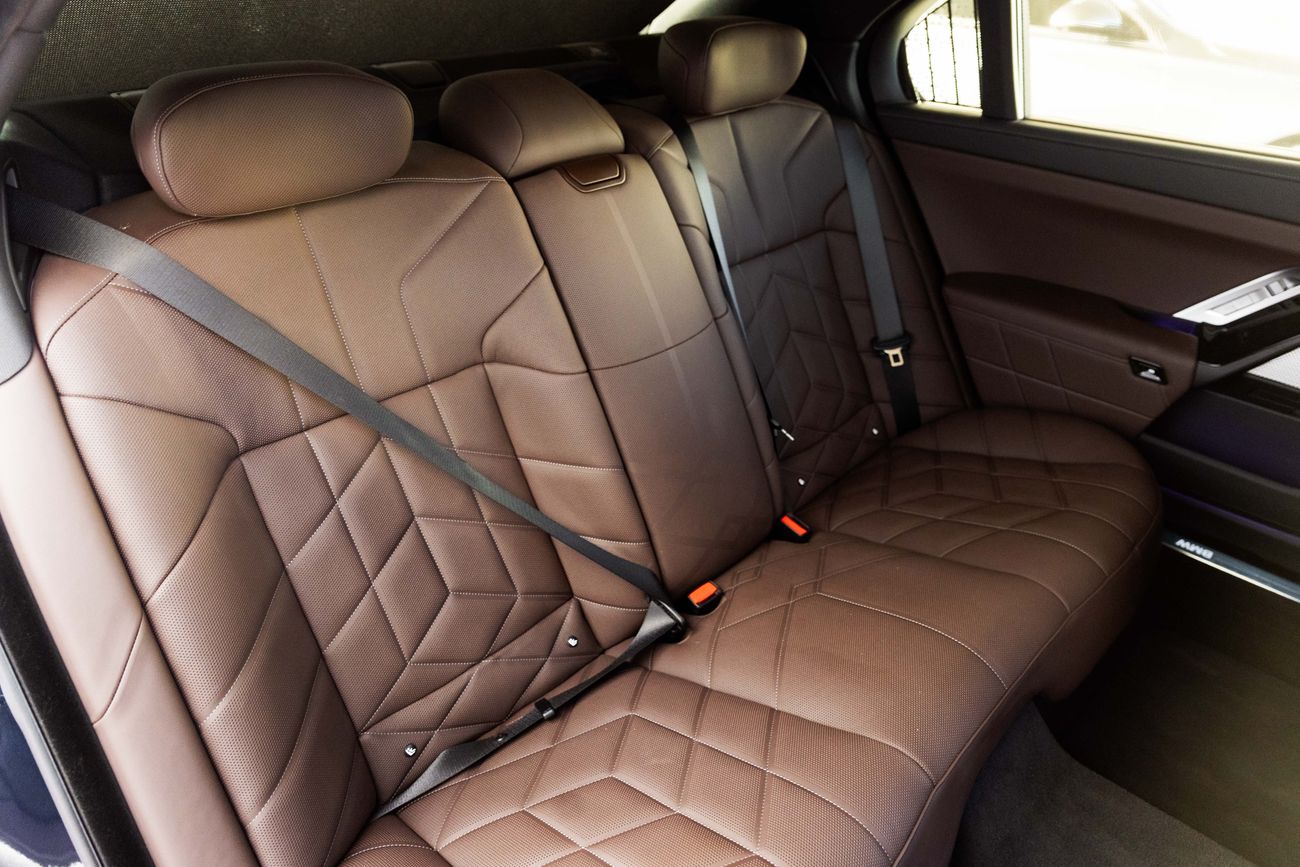 BMW 735i BMW 735i Excellence – 2026 | GCC | 2 YEARS WARRANTY | Only 2,050 KM | AED 369,000