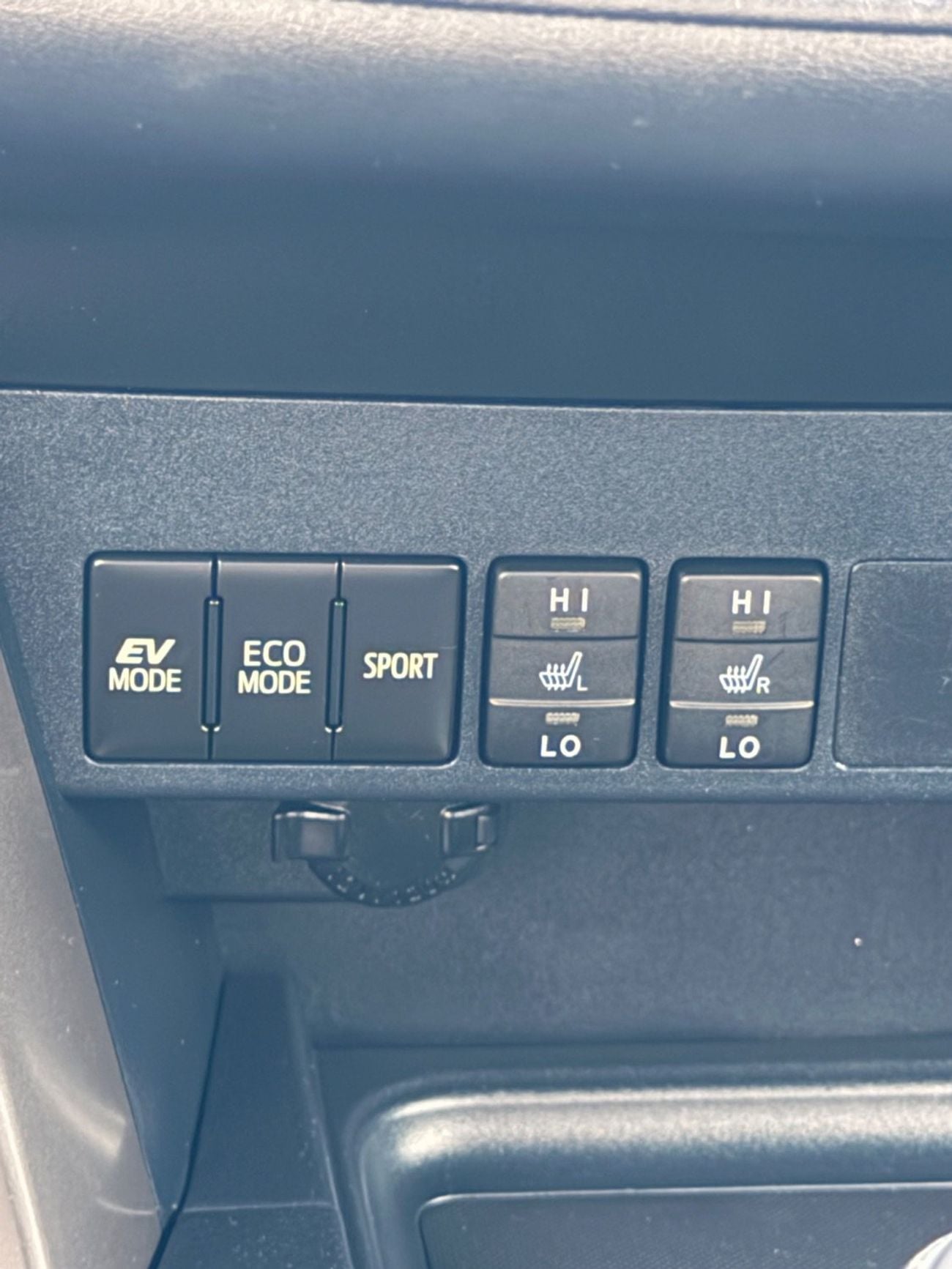 Toyota RAV4 Hybrid Limited 2.5L full option