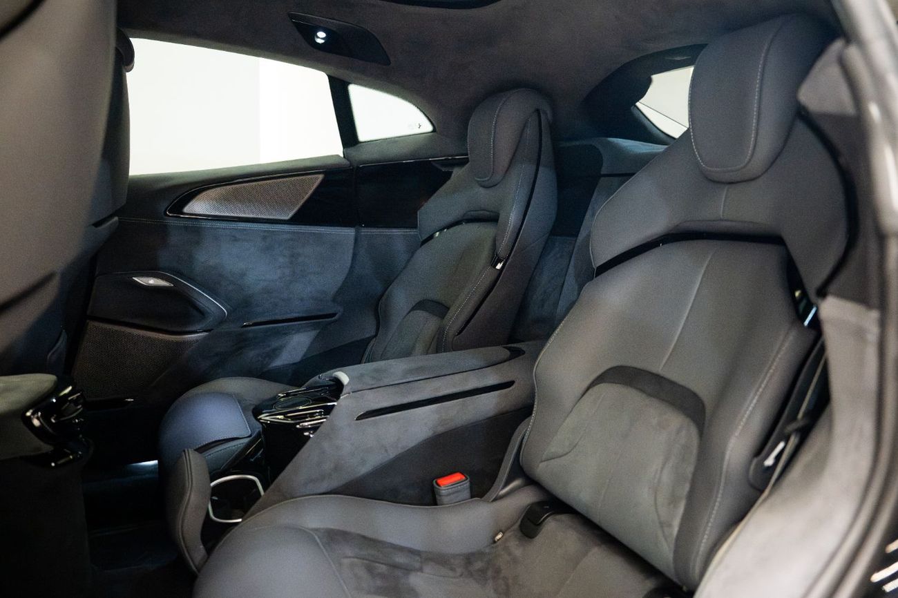 فيراري بوروسانجوي - 2025 | BRAND NEW | 7 YRS SERVICE CONTRACT | 0 KM MILEAGE