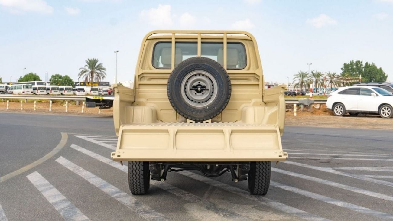 Toyota Land Cruiser Pick Up 2022 Toyota Land Cruiser Pick Up 79 Double cabin, 4.2L diesel, Manual, Four Wheel Drive