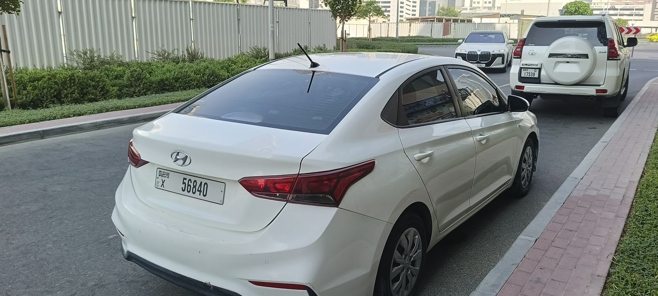 هيونداي أكسنت Mid 1.4L (107 HP)