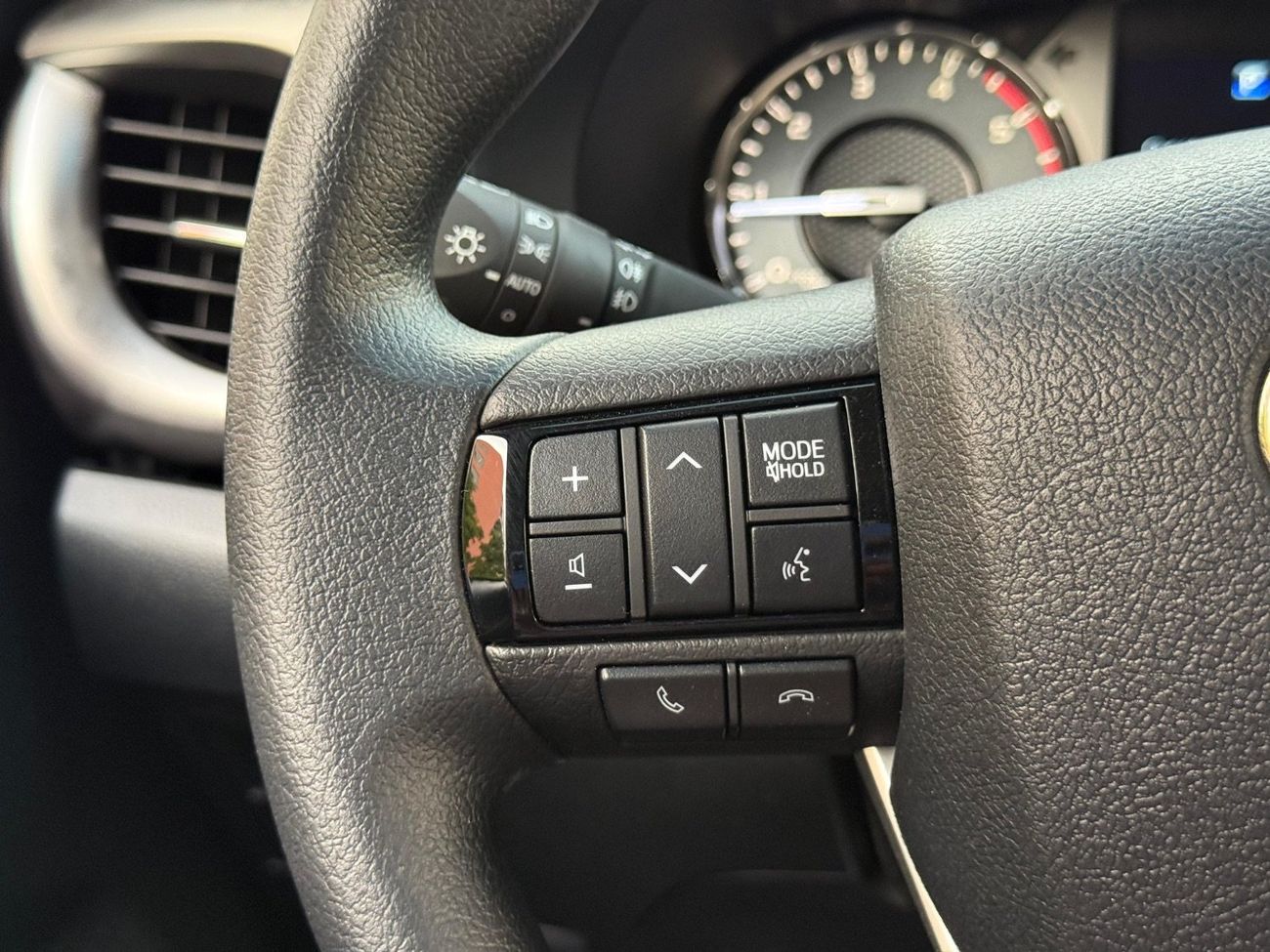 Toyota Hilux GLX 2.7L Double Cab Utility 4WD A/T