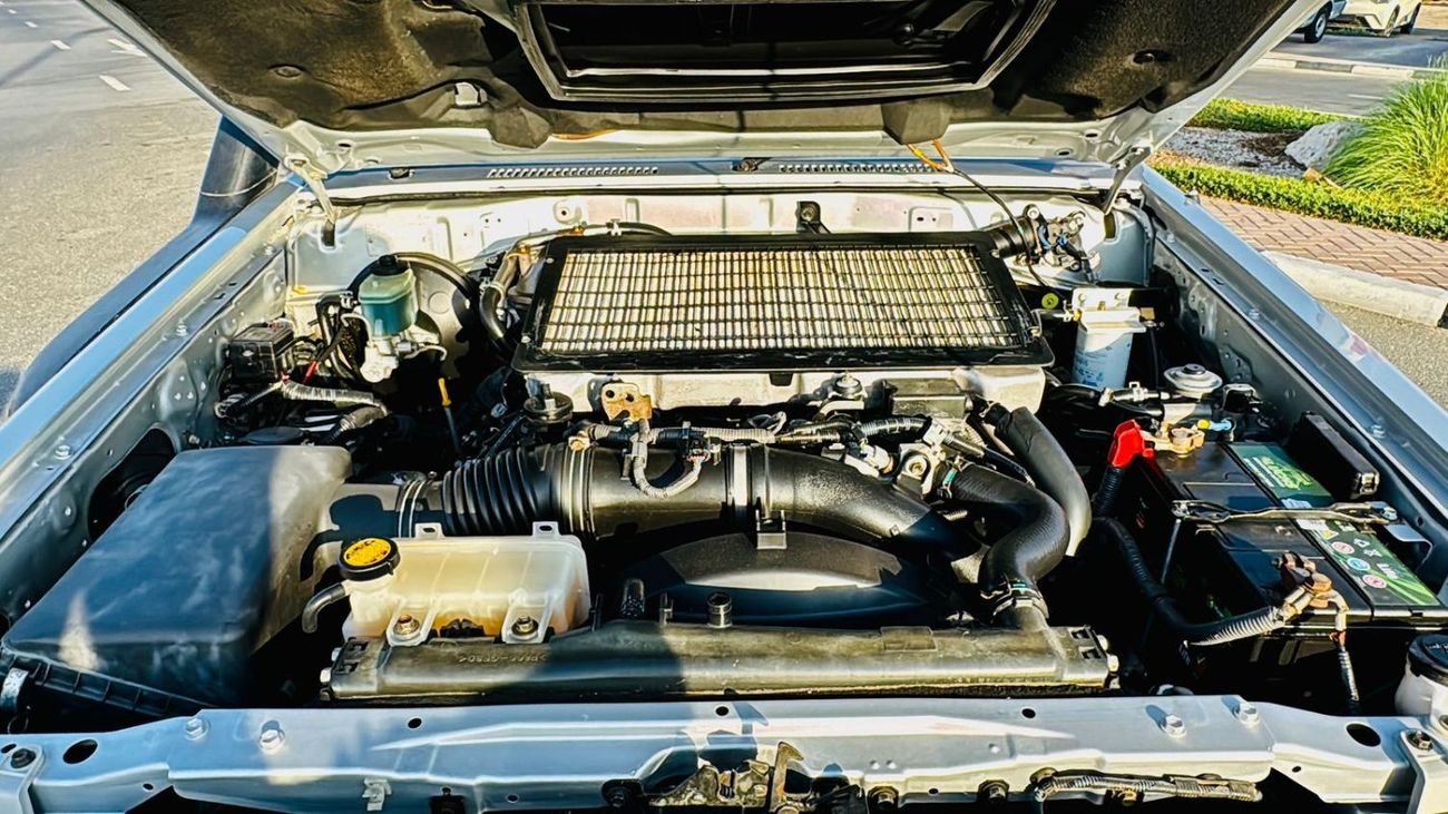 Toyota Land Cruiser Pick Up SINGLE CABIN | 4 X 4 | PREMIUM BULL BAR | RHD | 2010 | 4.5L DIESEL | RHD | AIR SNORKEL