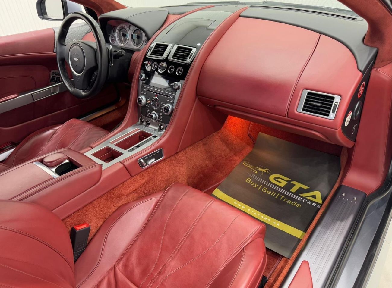 Aston Martin DB9 Std 6.0L (470 HP) 2014 Aston Martin DB9, Full Service History, Excellent Condition, GCC