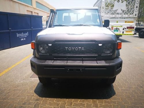 Toyota Land Cruiser Pick Up 79 SC 4.0L PETROL AUTOMATIC TRANSMISSION ( FOR RE-EXPORT OUTSIDE GCC COUNTRIES ONLY)