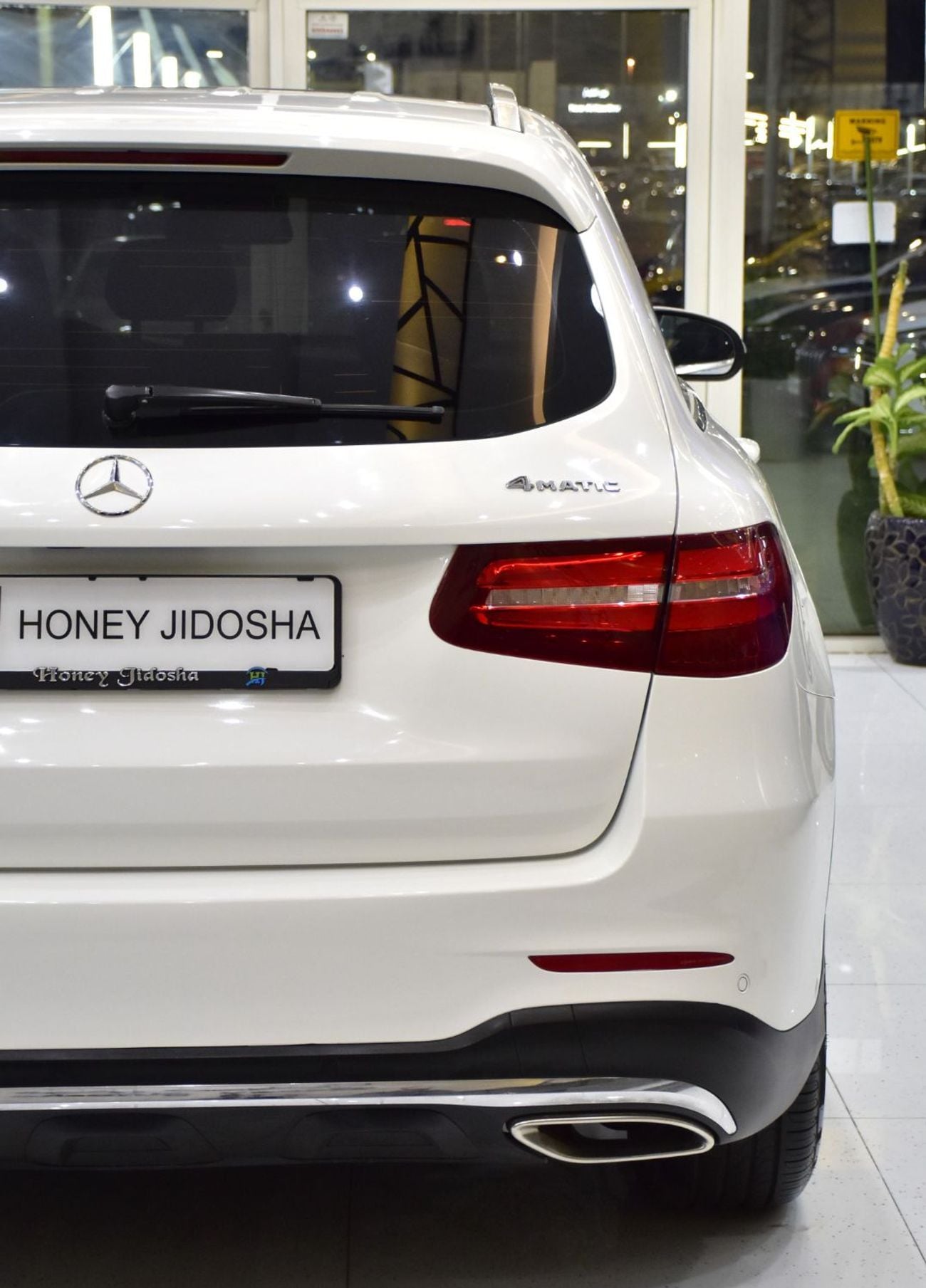 Mercedes Benz GLC250 . EXCELLENT DEAL for our Mercedes Benz GLC250 4Matic ( 2017 Model ) in White Color GCC Specs
