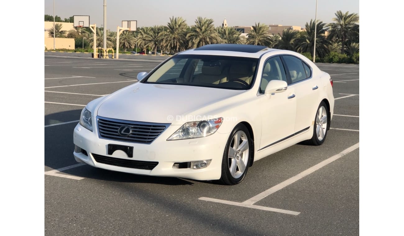 لكزس LS 460 لكزس Ls460 موديل 2012 خليجي حاله ممتازه من الداخل والخارج كراسي جلد ومثبت سرعه وتحكم كهربي كامل ونظا