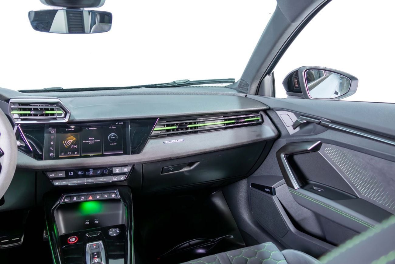 أودي RS3 TFSI quattro 2.5L Sportback