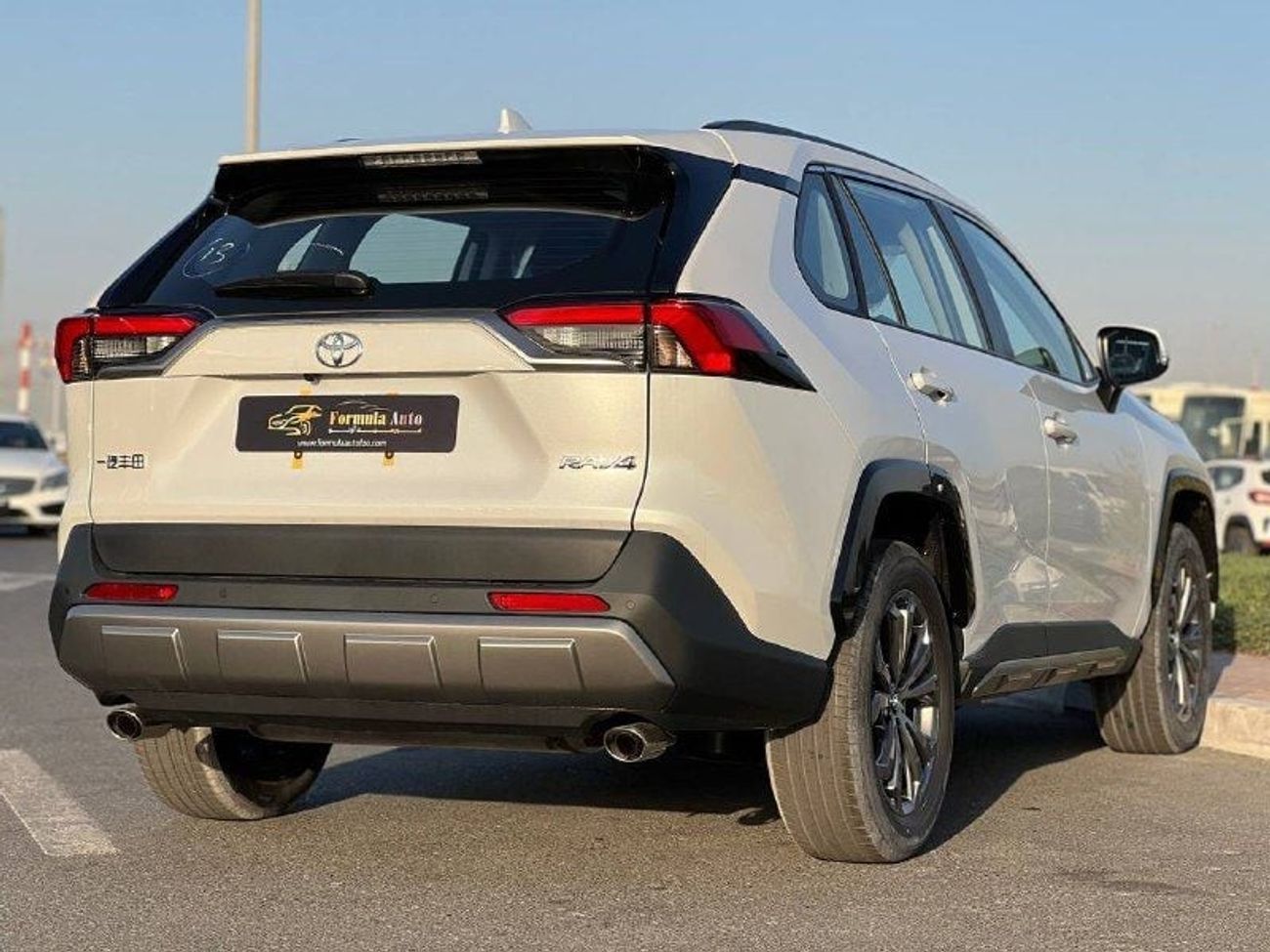 تويوتا راف ٤ 2.0L PTR A/T // 2025 // FULL OPTION WITH 360 CAMERA , RADAR , WIRELESS CHARGE //SPECIAL OFFER // BY