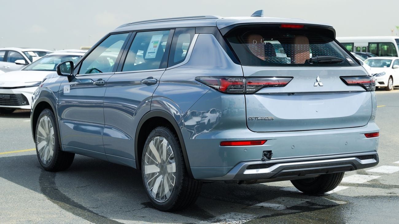 ميتسوبيشي آوتلاندر جديد كليًا 2026 ميتسوبيشي أوتلاندر بريميوم (G09)  2.5 لتر | 7 مقاعد | SUV | مواصفات الخليج | للتصدير