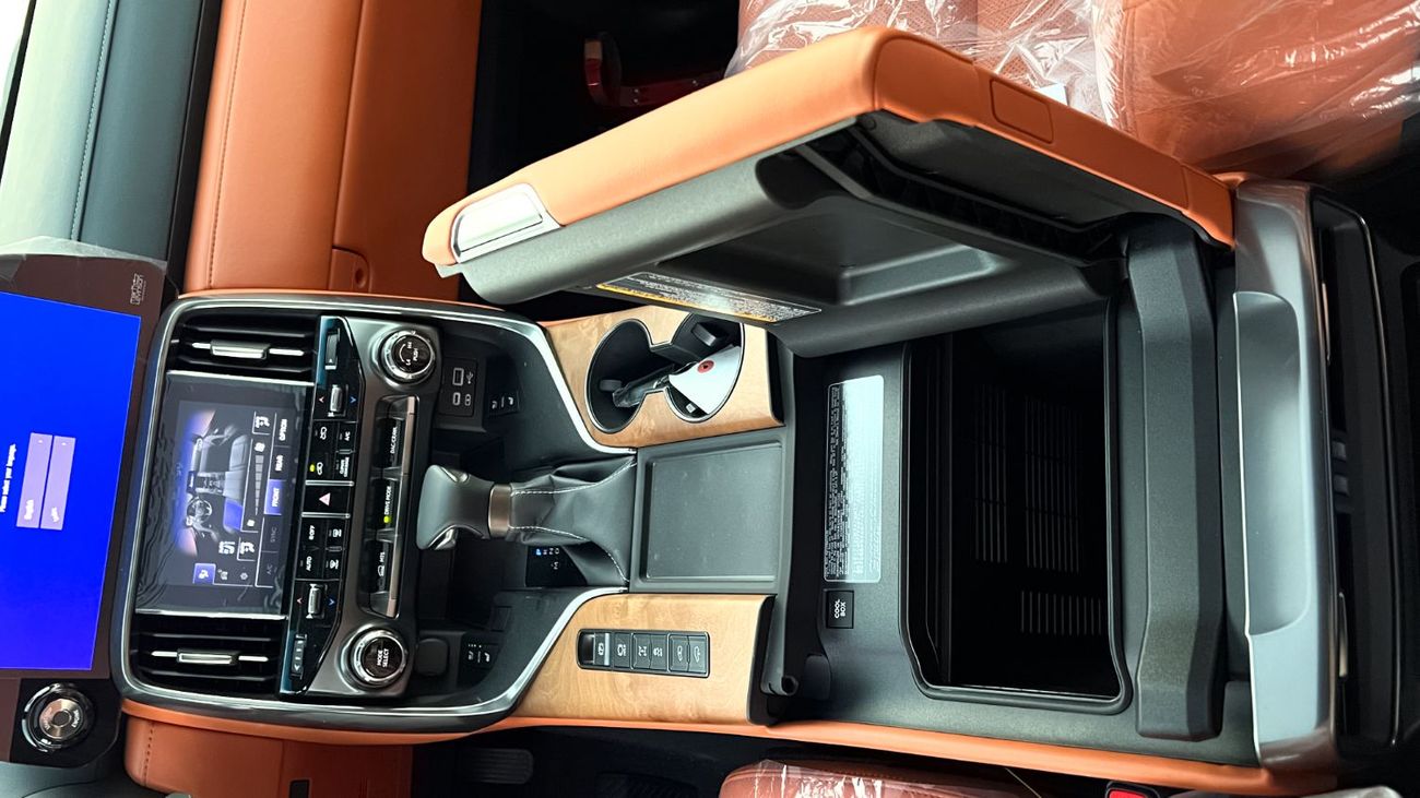 Lexus LX 600 VIP 3.5L LEXUS LX 600h VIP BRAND NEW 3.5L TWIN TURBO